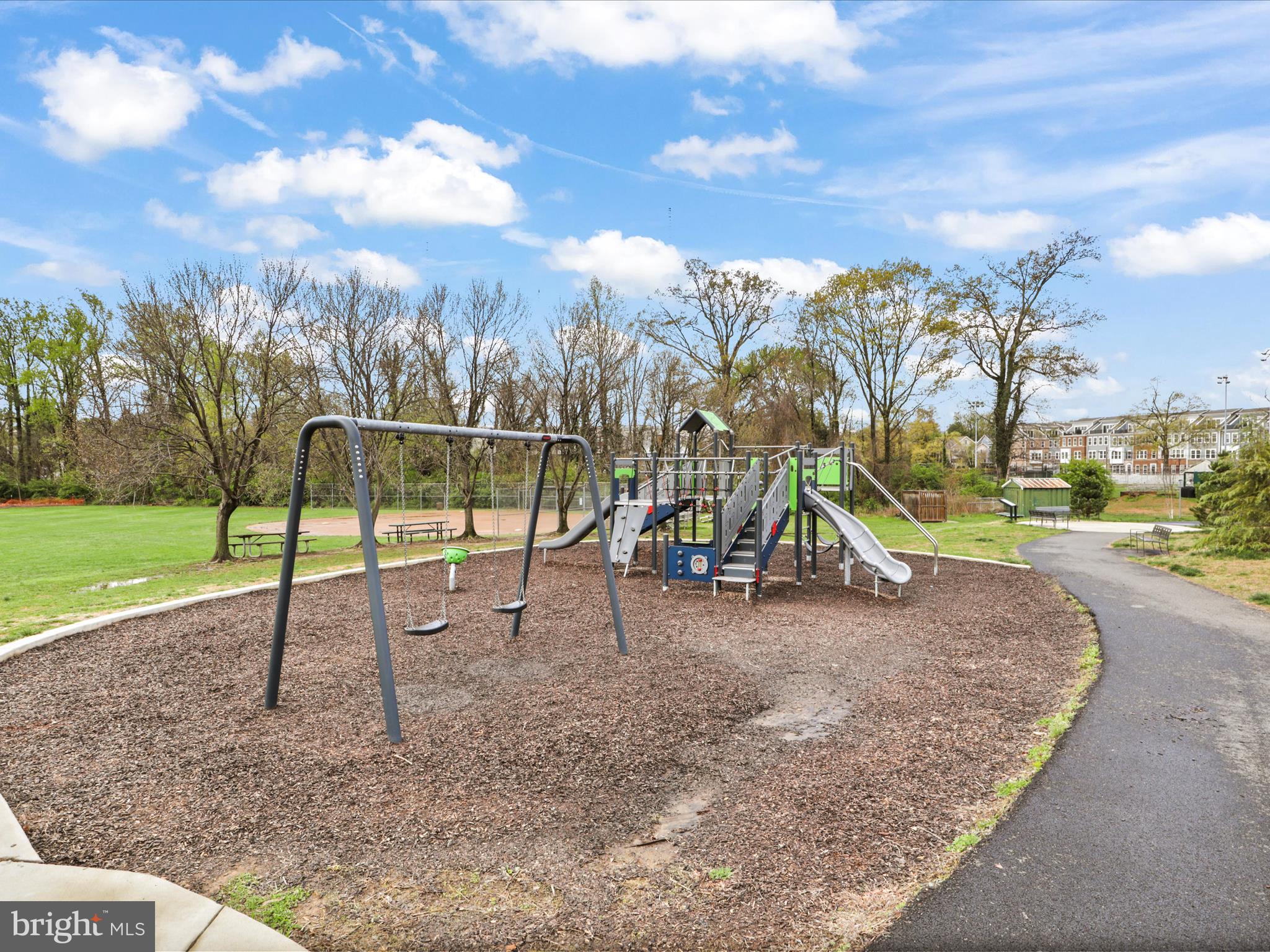 BOULEVARD VI TOWNS - Residential Lease