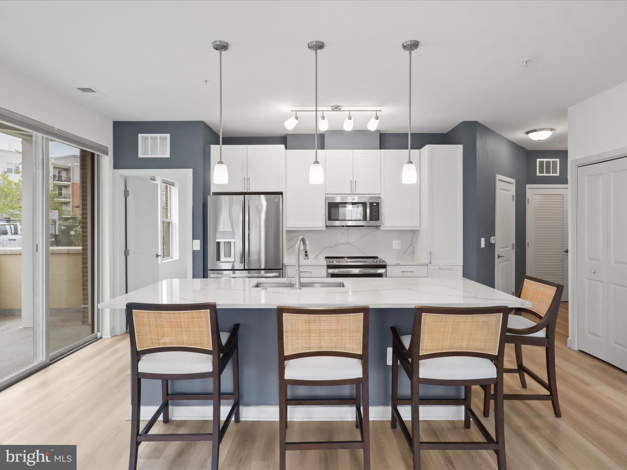 BOULEVARD VI TOWNS - Residential Lease