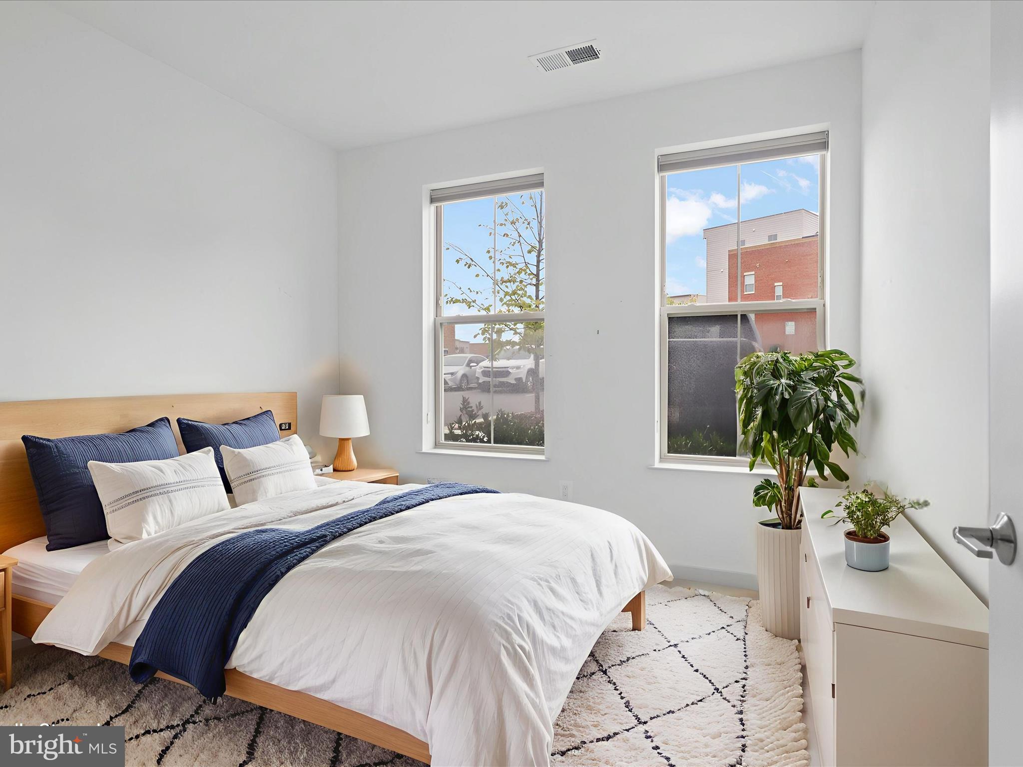 BOULEVARD VI TOWNS - Residential Lease