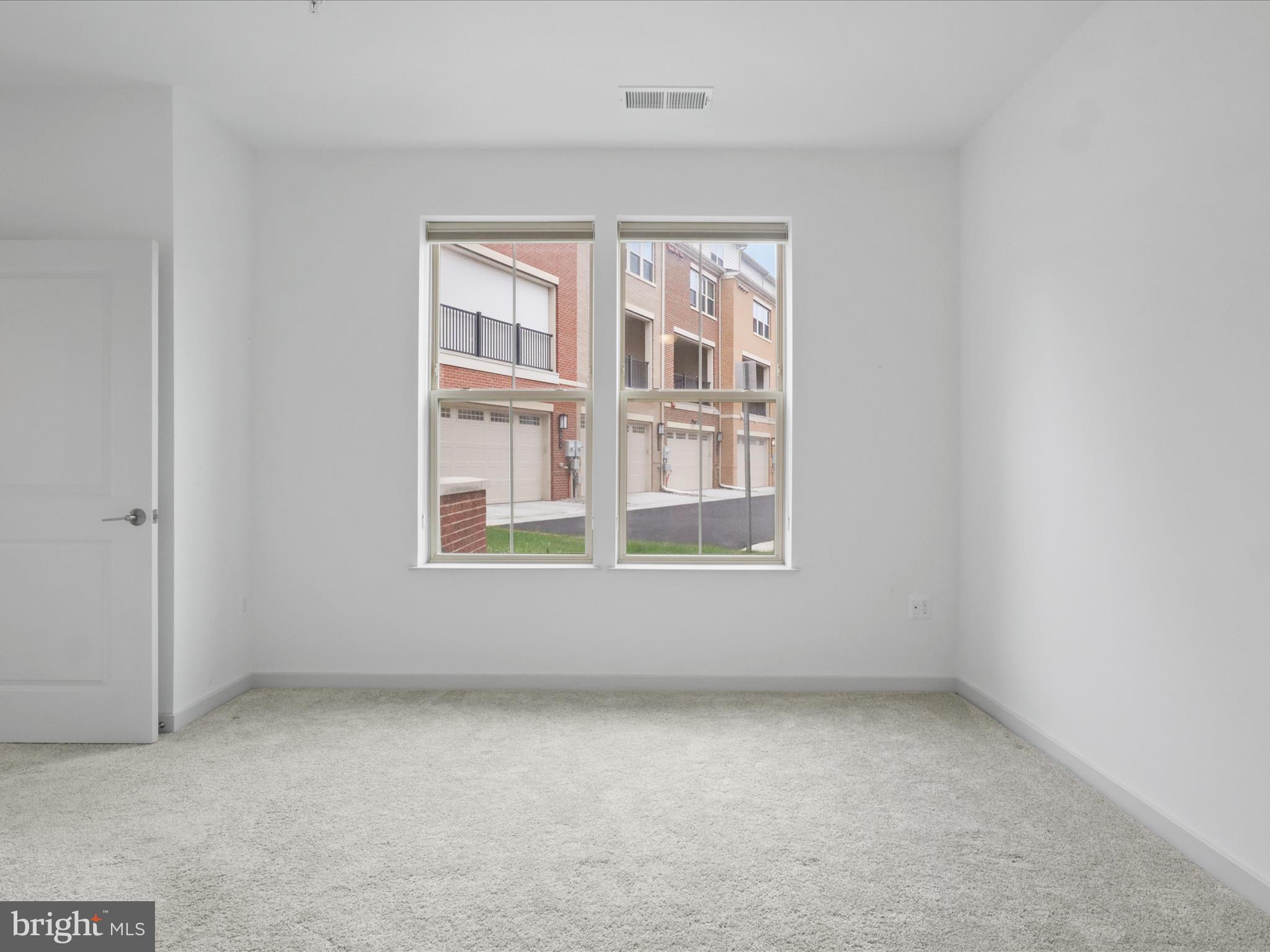 BOULEVARD VI TOWNS - Residential Lease