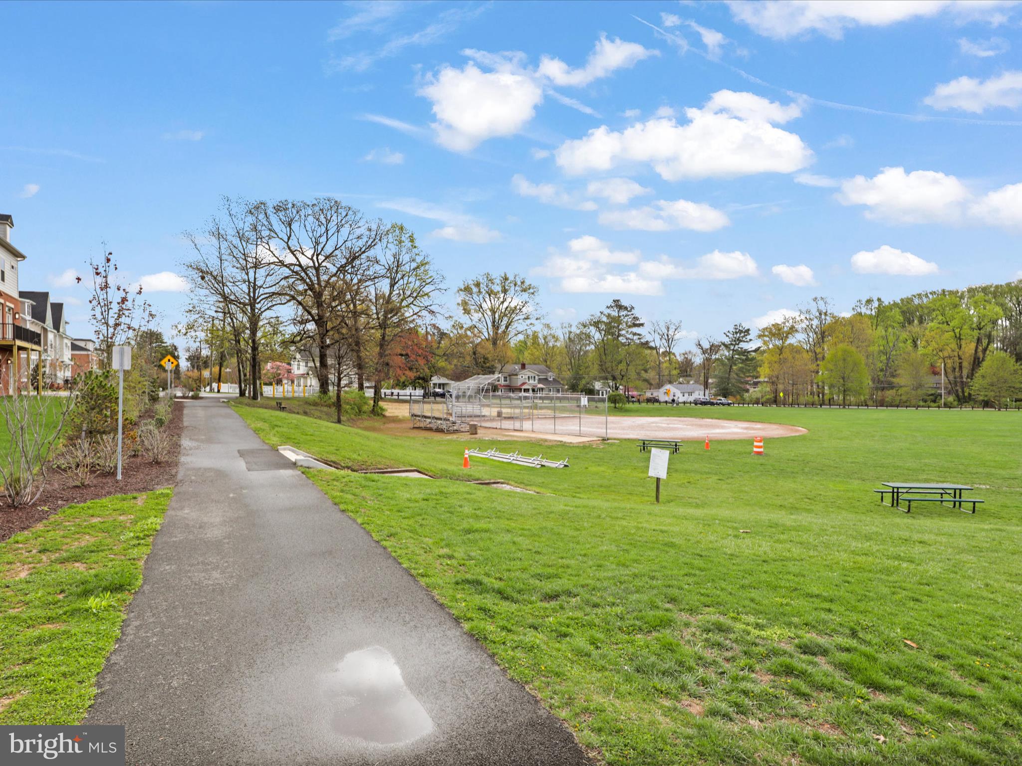 BOULEVARD VI TOWNS - Residential Lease