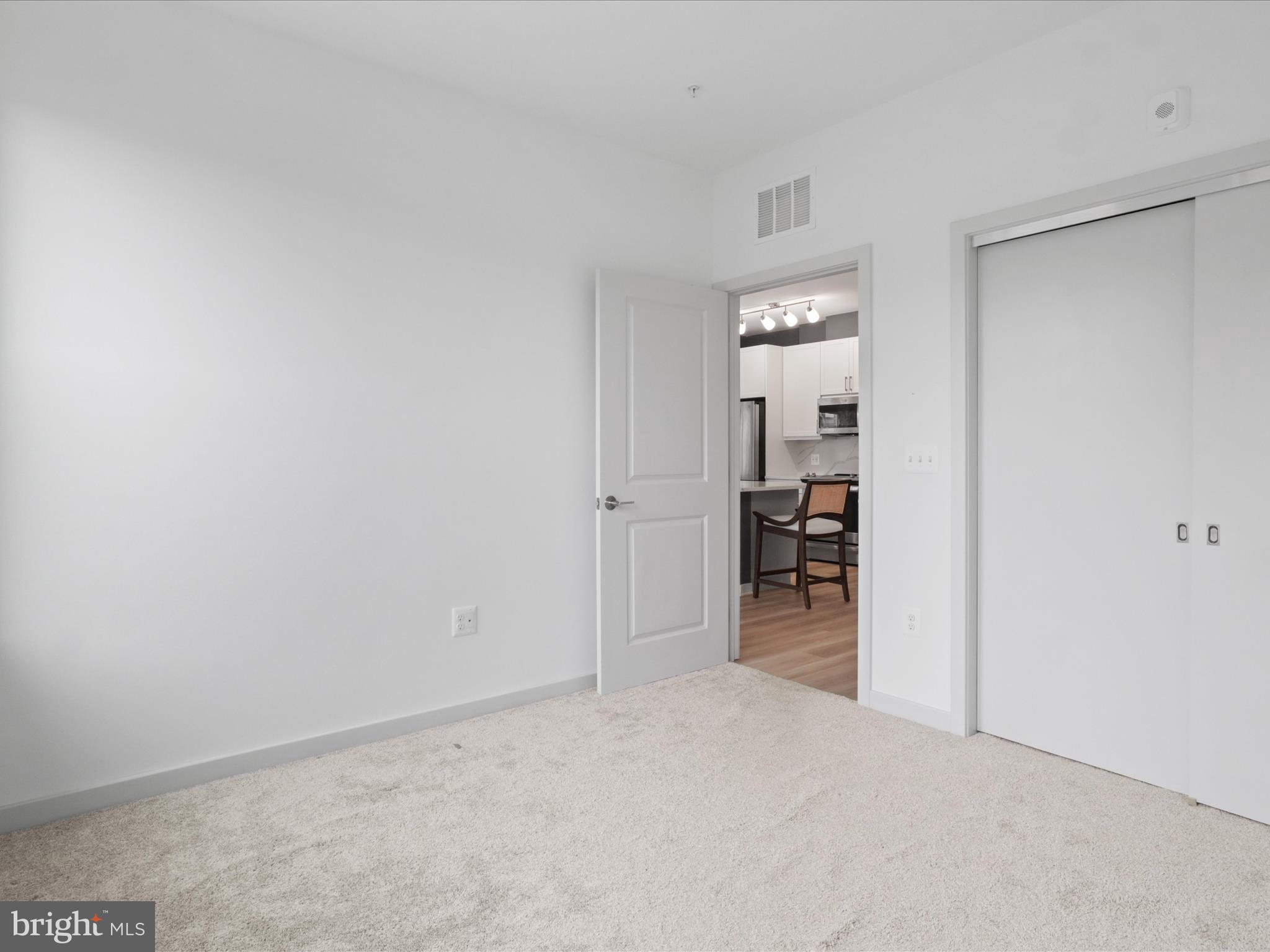 BOULEVARD VI TOWNS - Residential Lease