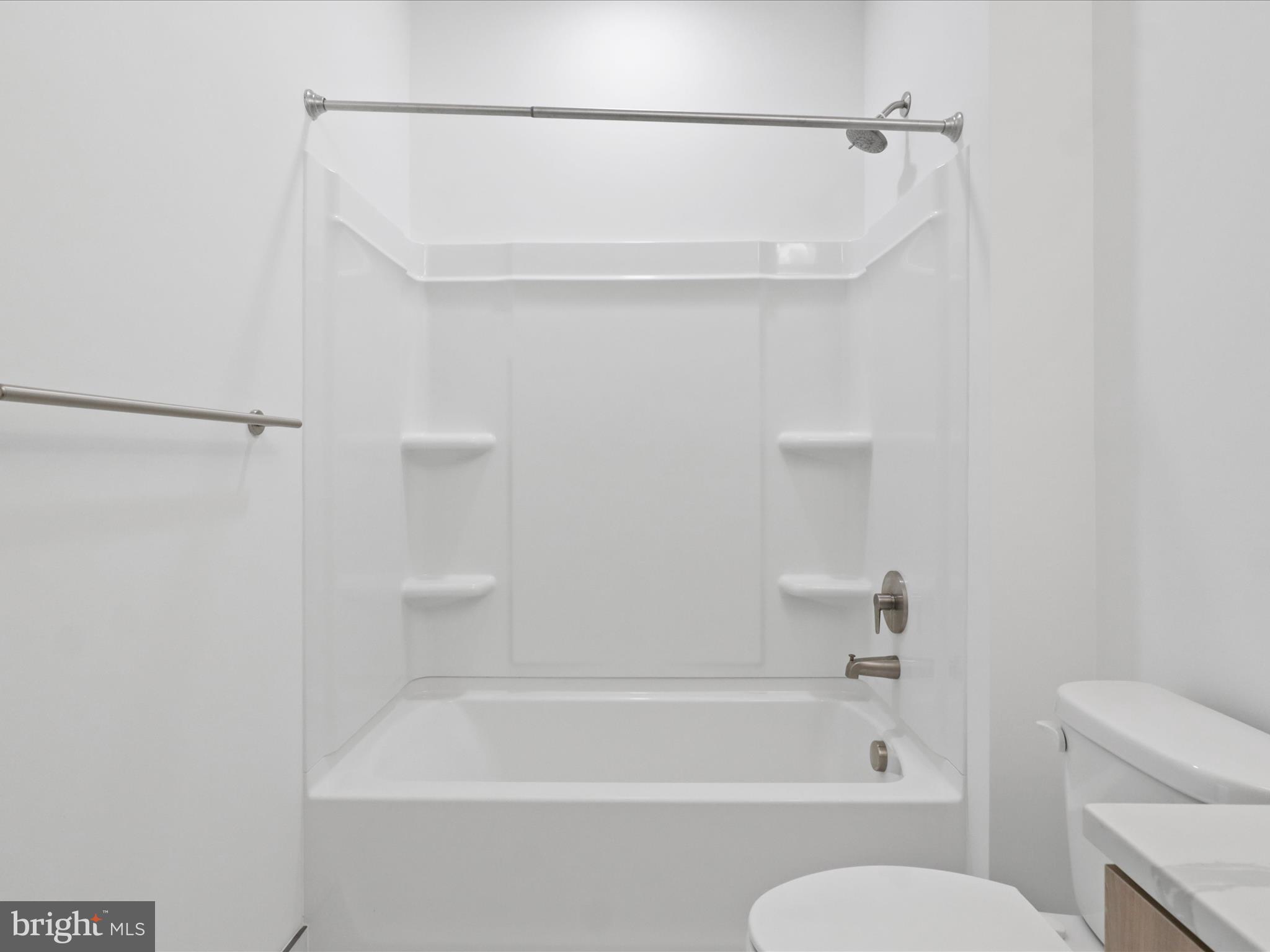 BOULEVARD VI TOWNS - Residential Lease