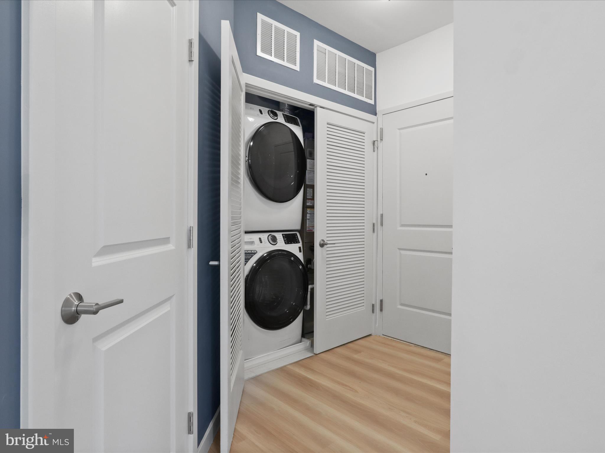 BOULEVARD VI TOWNS - Residential Lease