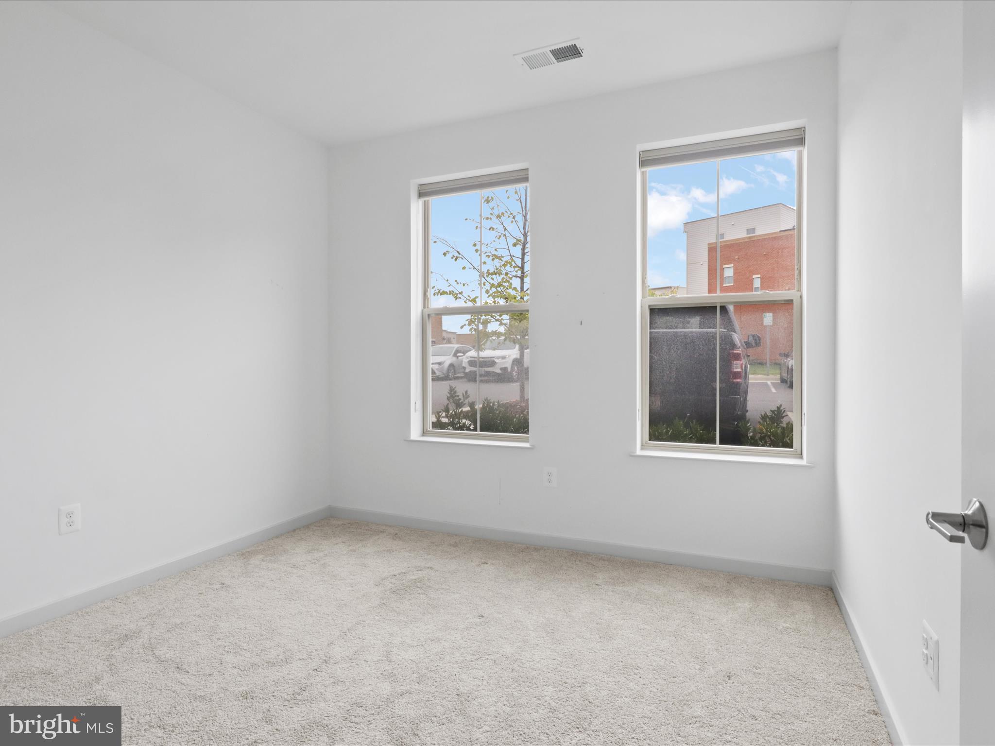 BOULEVARD VI TOWNS - Residential Lease