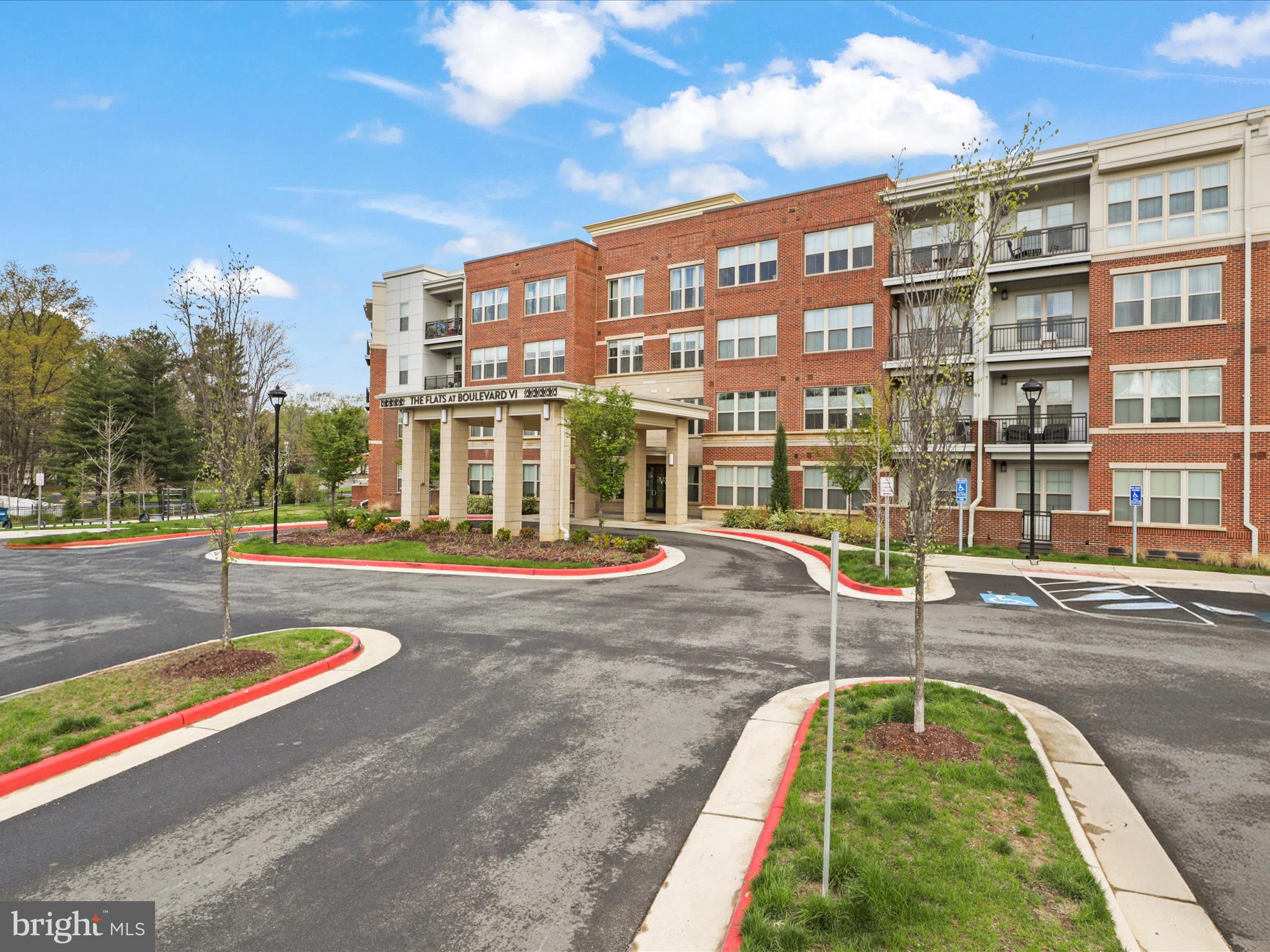 BOULEVARD VI TOWNS - Residential Lease