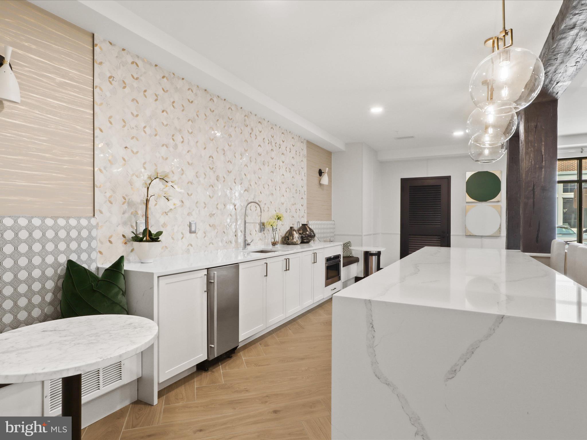 BOULEVARD VI TOWNS - Residential Lease