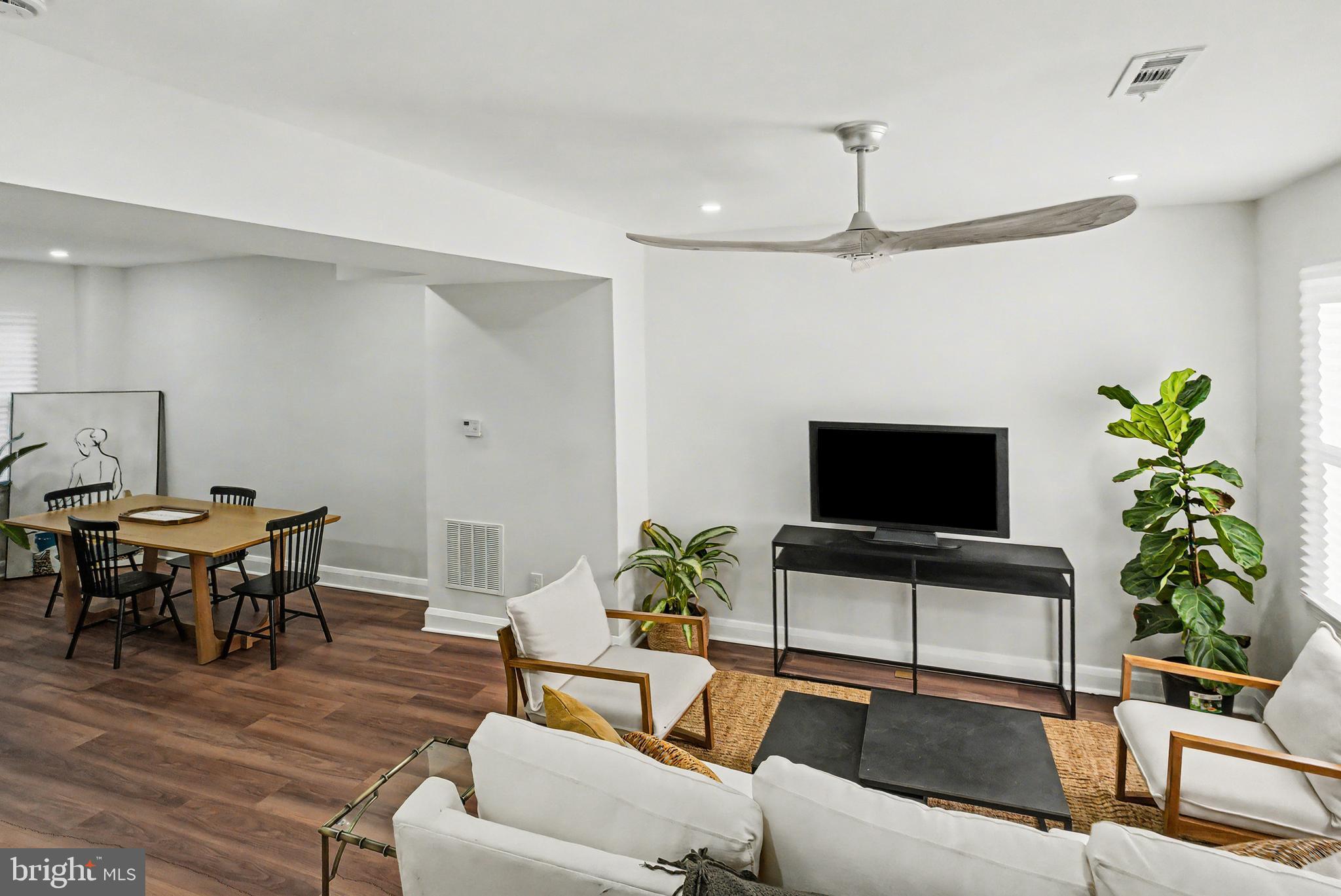 HOES HEIGHTS - Residential