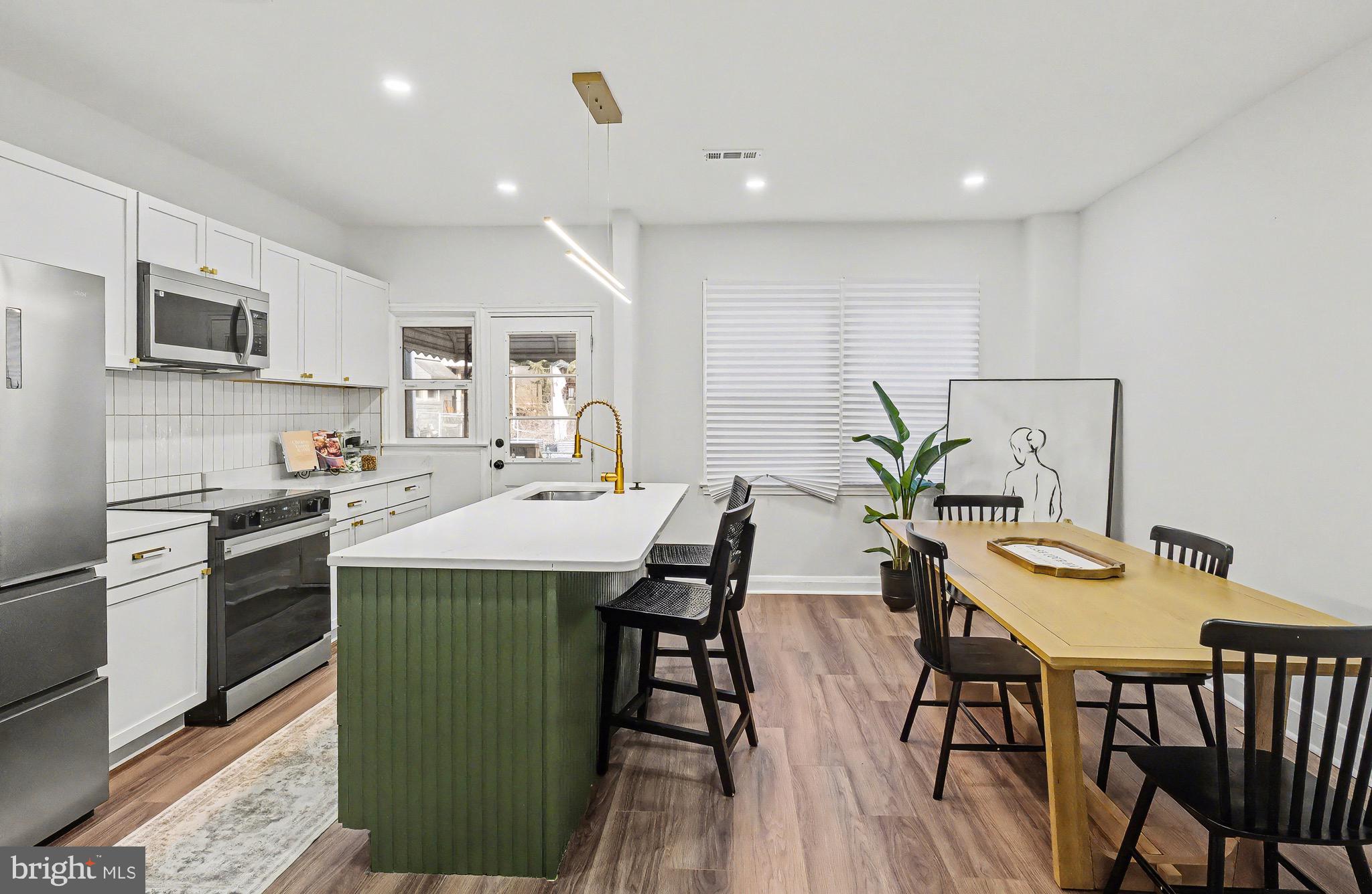 HOES HEIGHTS - Residential