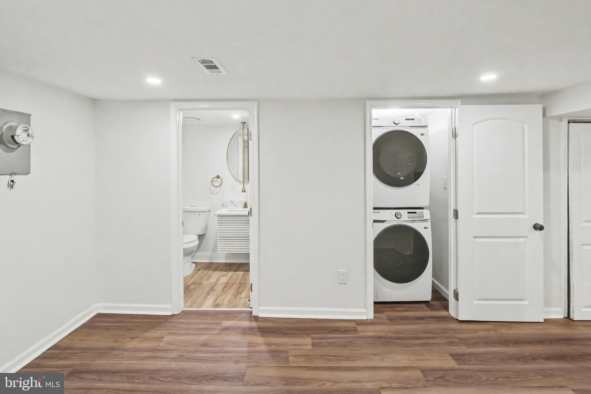 HOES HEIGHTS - Residential