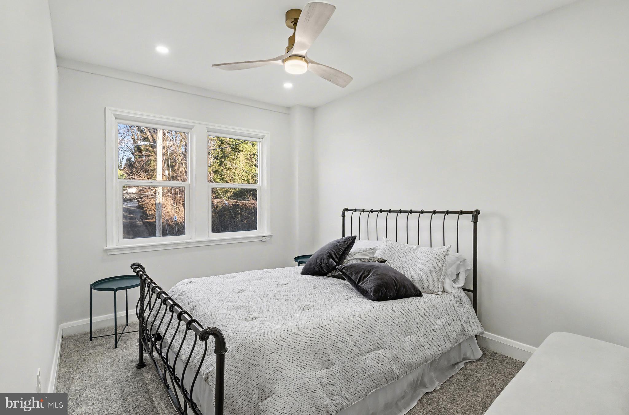 HOES HEIGHTS - Residential