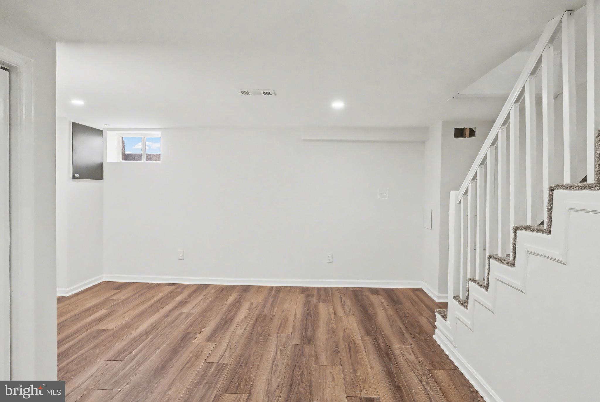 HOES HEIGHTS - Residential