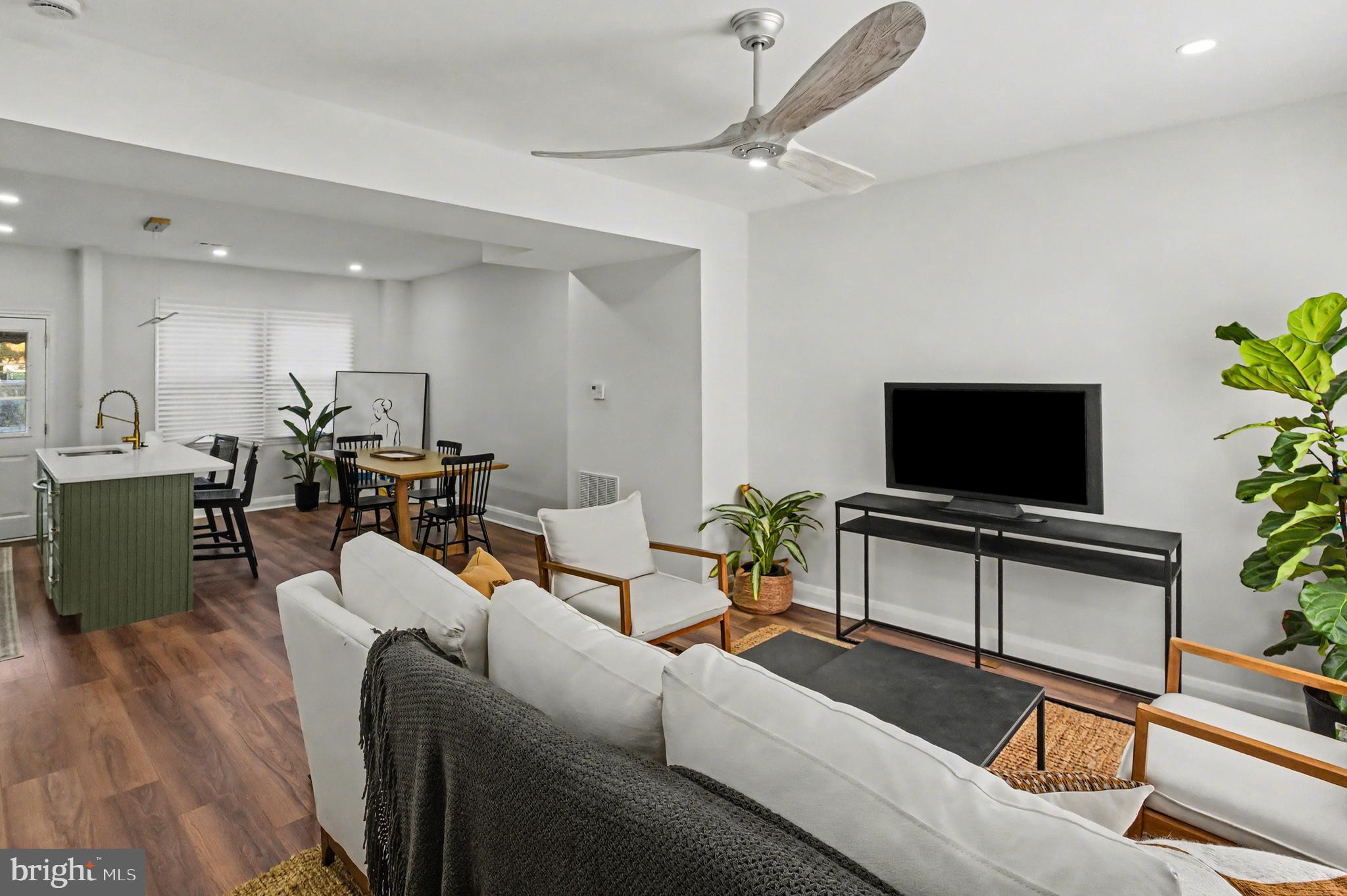 HOES HEIGHTS - Residential