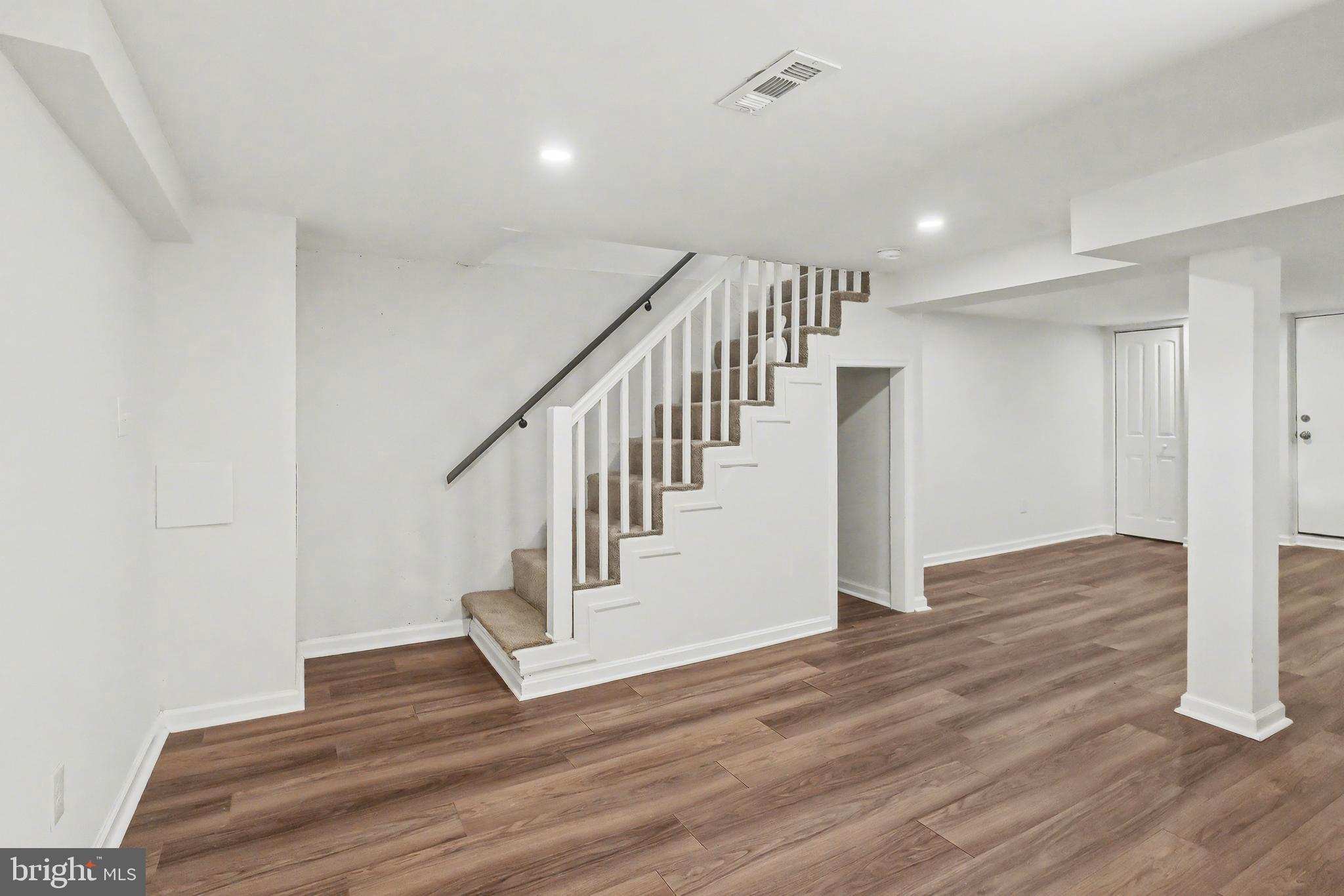 HOES HEIGHTS - Residential