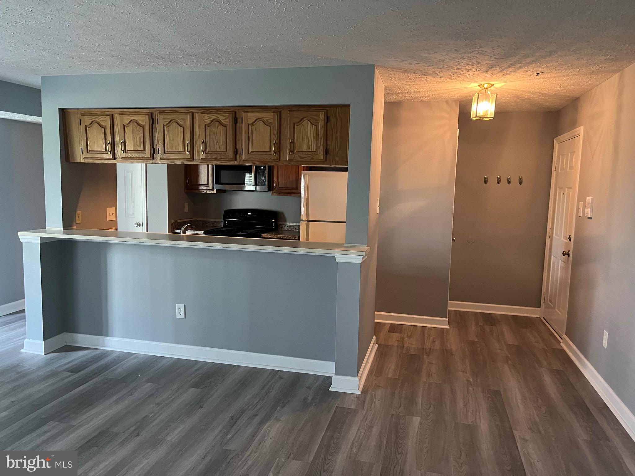 WOODBRIDGE CENTER - Residential Lease