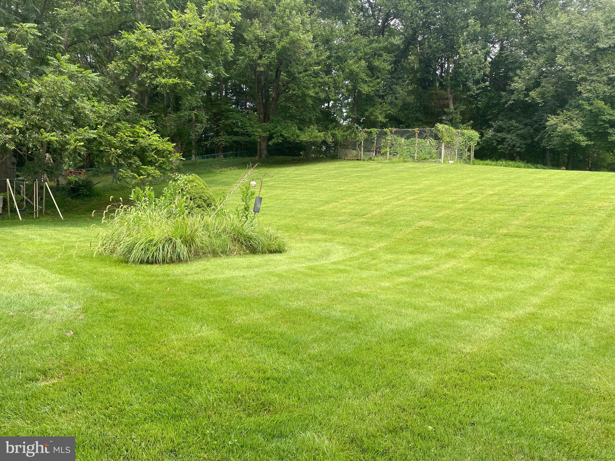 SHERWOOD FOREST - Residential Lease