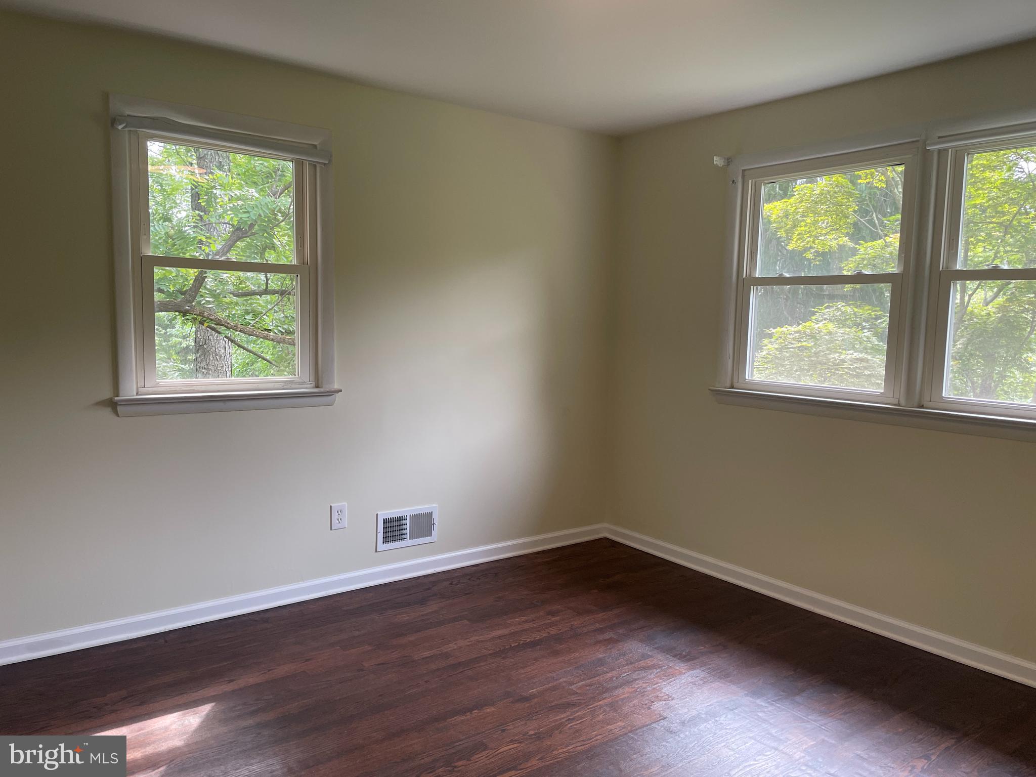 SHERWOOD FOREST - Residential Lease