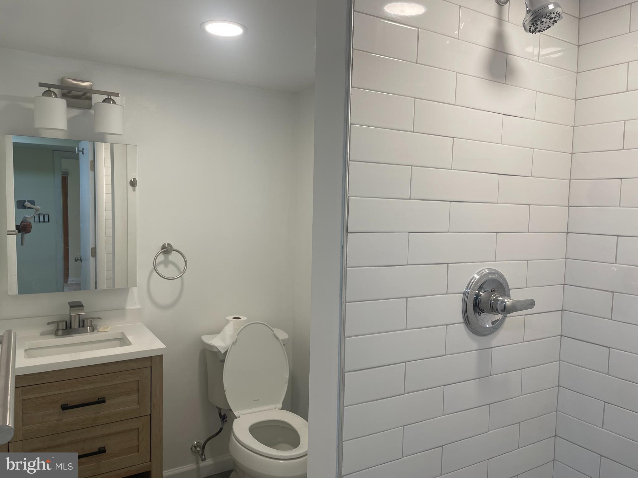 SHERWOOD FOREST - Residential Lease