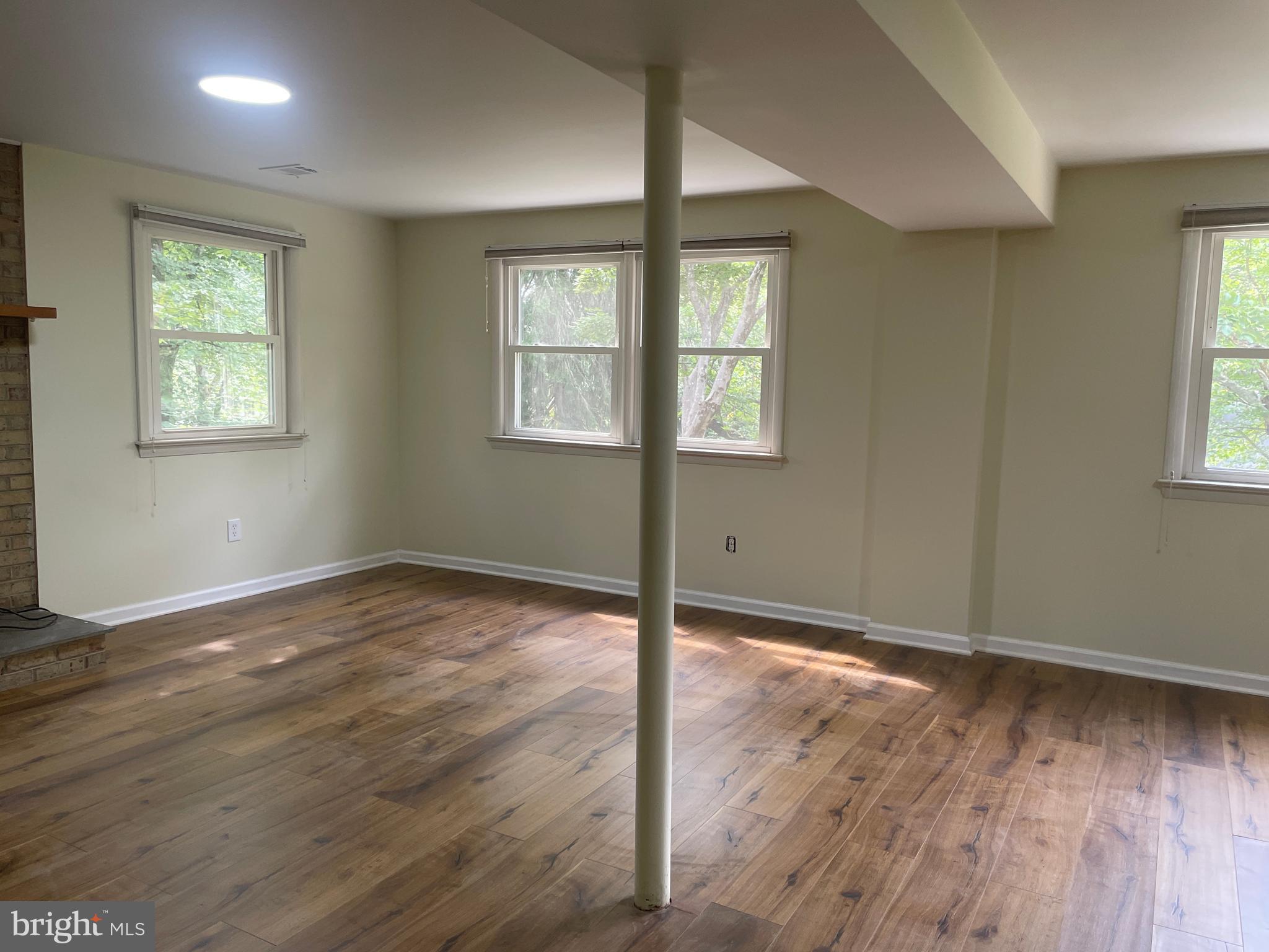 SHERWOOD FOREST - Residential Lease