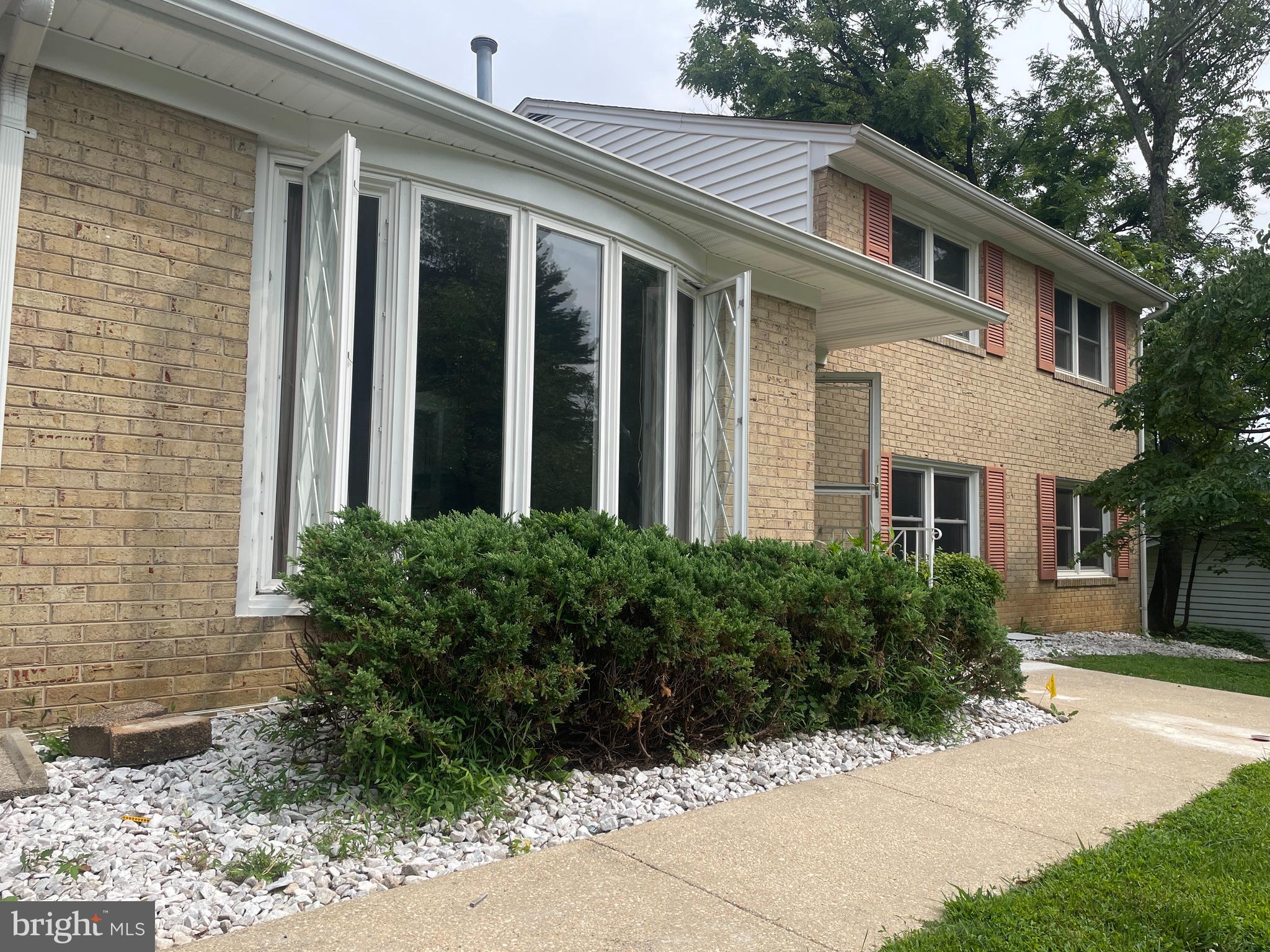 SHERWOOD FOREST - Residential Lease