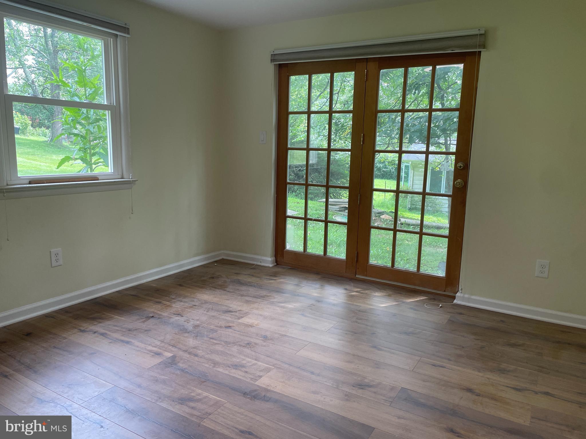 SHERWOOD FOREST - Residential Lease