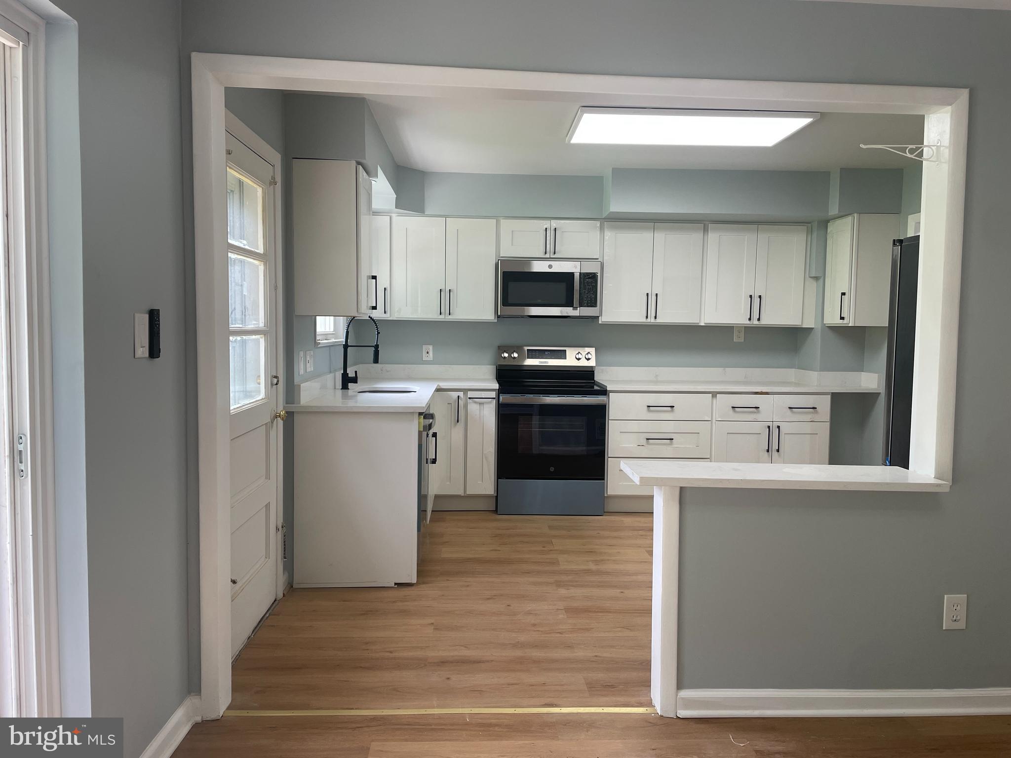 SHERWOOD FOREST - Residential Lease