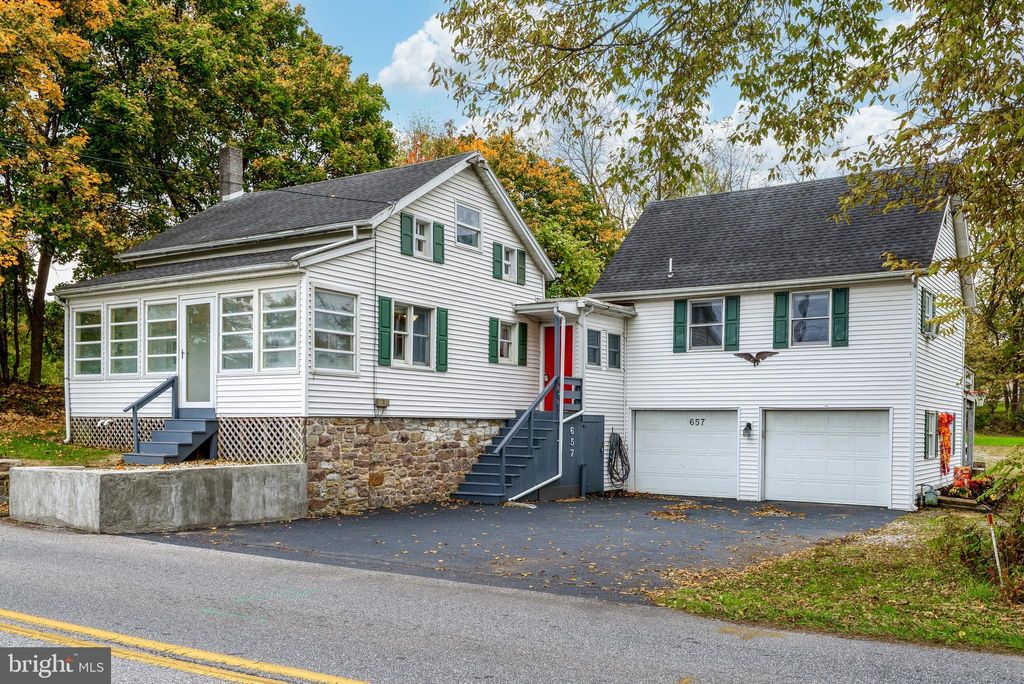 Photo of 657 Sinking Springs Lane, EMIGSVILLE, PA 17318 (MLS # PAYK2092112)