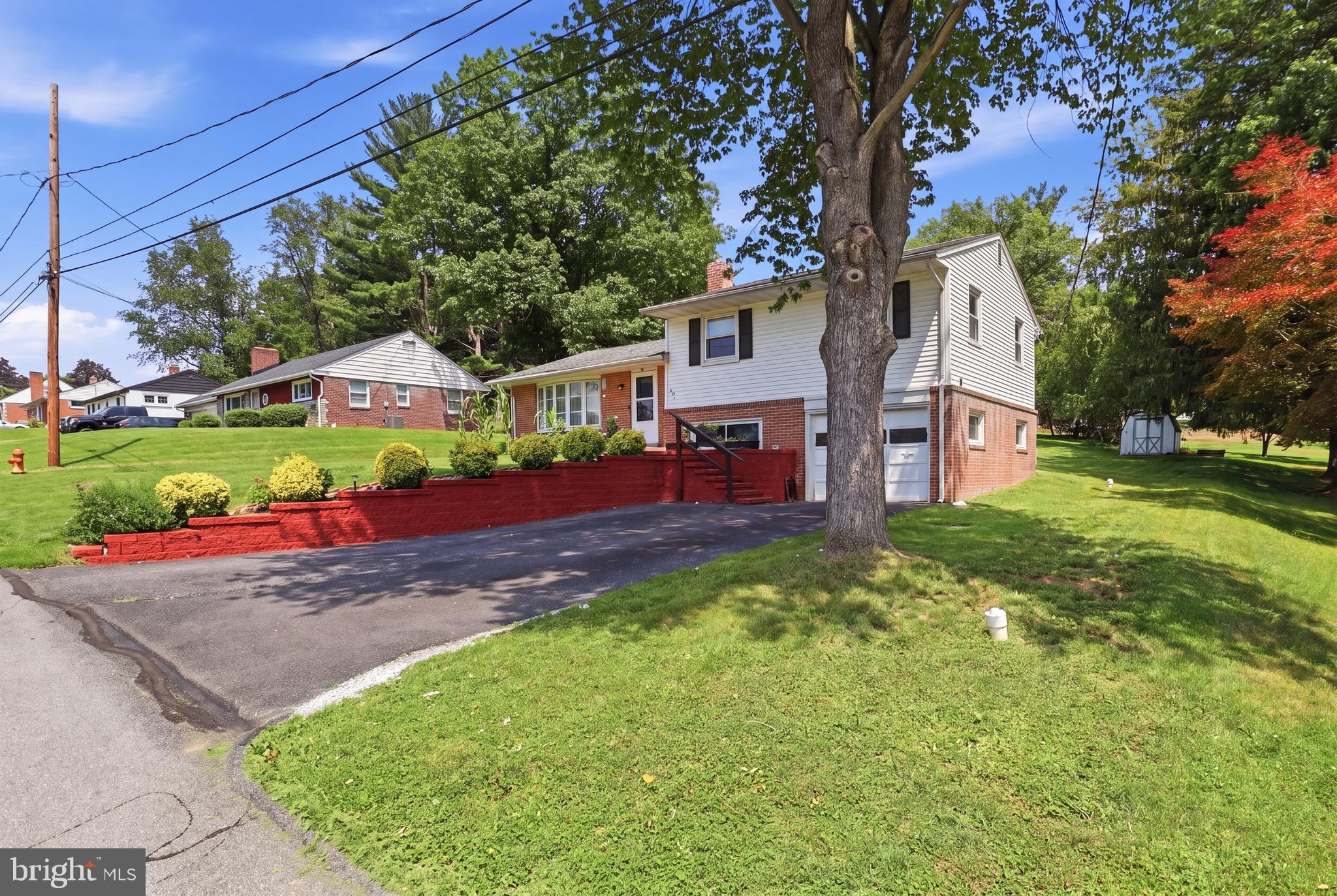 503 FAIRWAY DRIVE