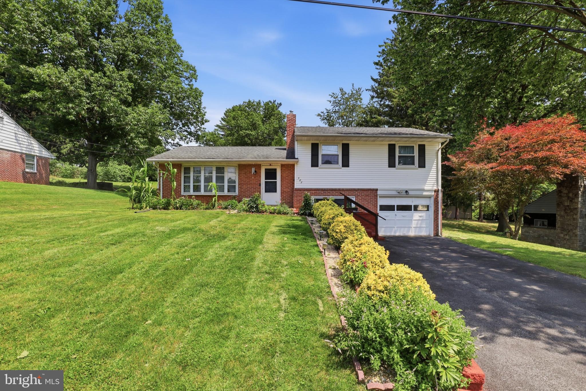 503 FAIRWAY DRIVE