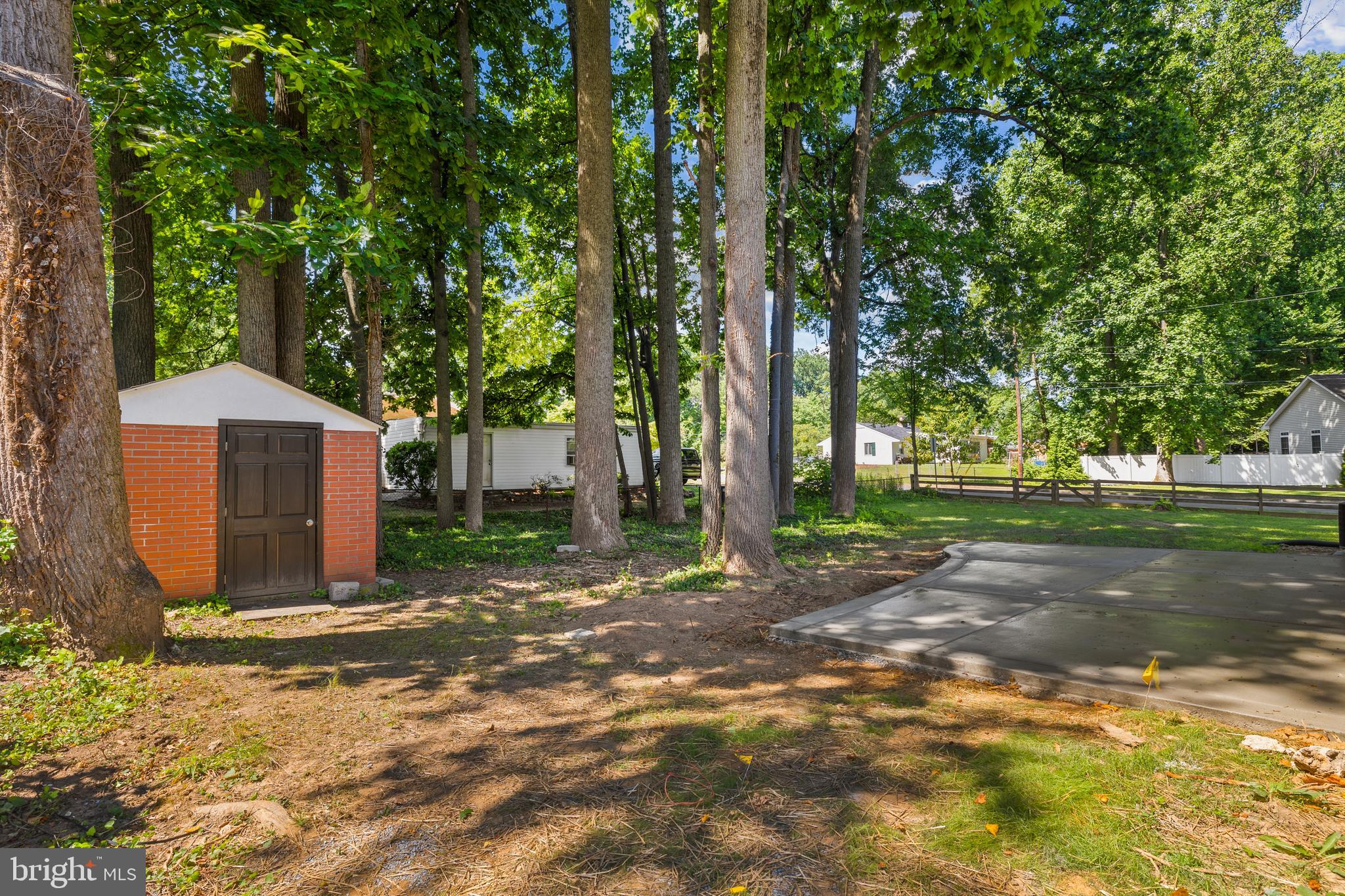 NORTH SPRINGFIELD - Residential Lease