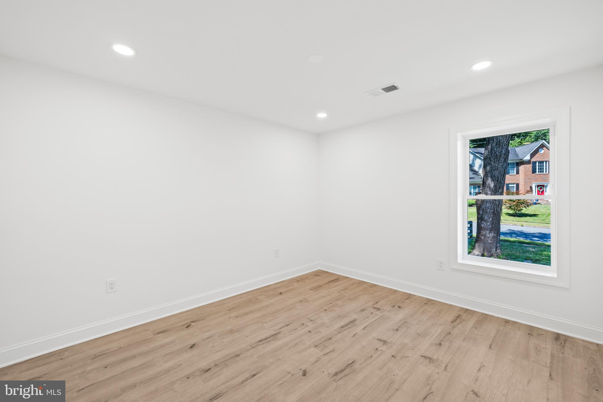 NORTH SPRINGFIELD - Residential Lease