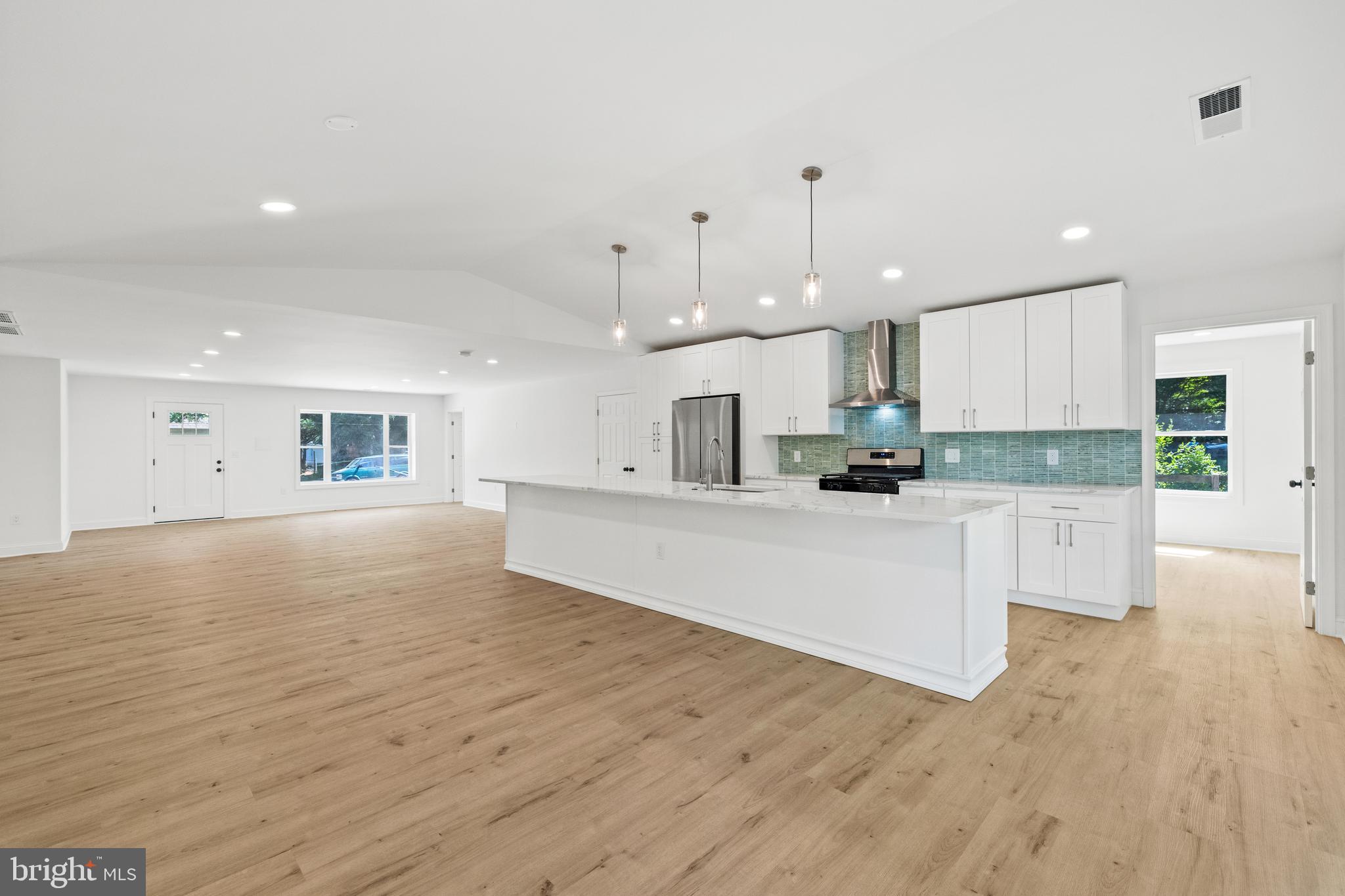 NORTH SPRINGFIELD - Residential Lease