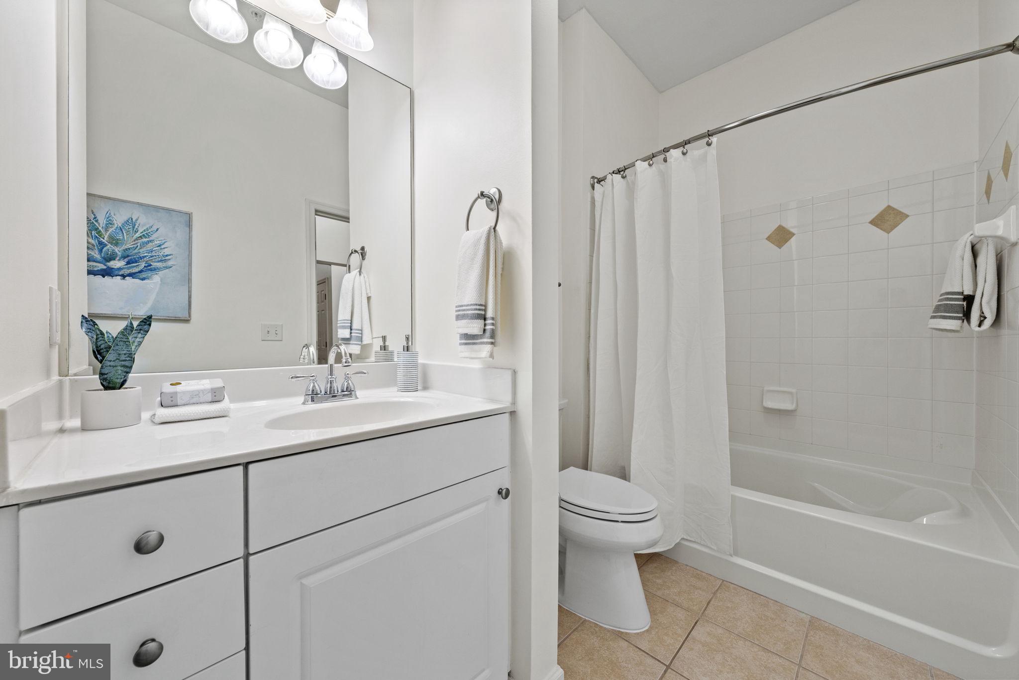 THE COLONNADE AT KENTLANDS - Residential