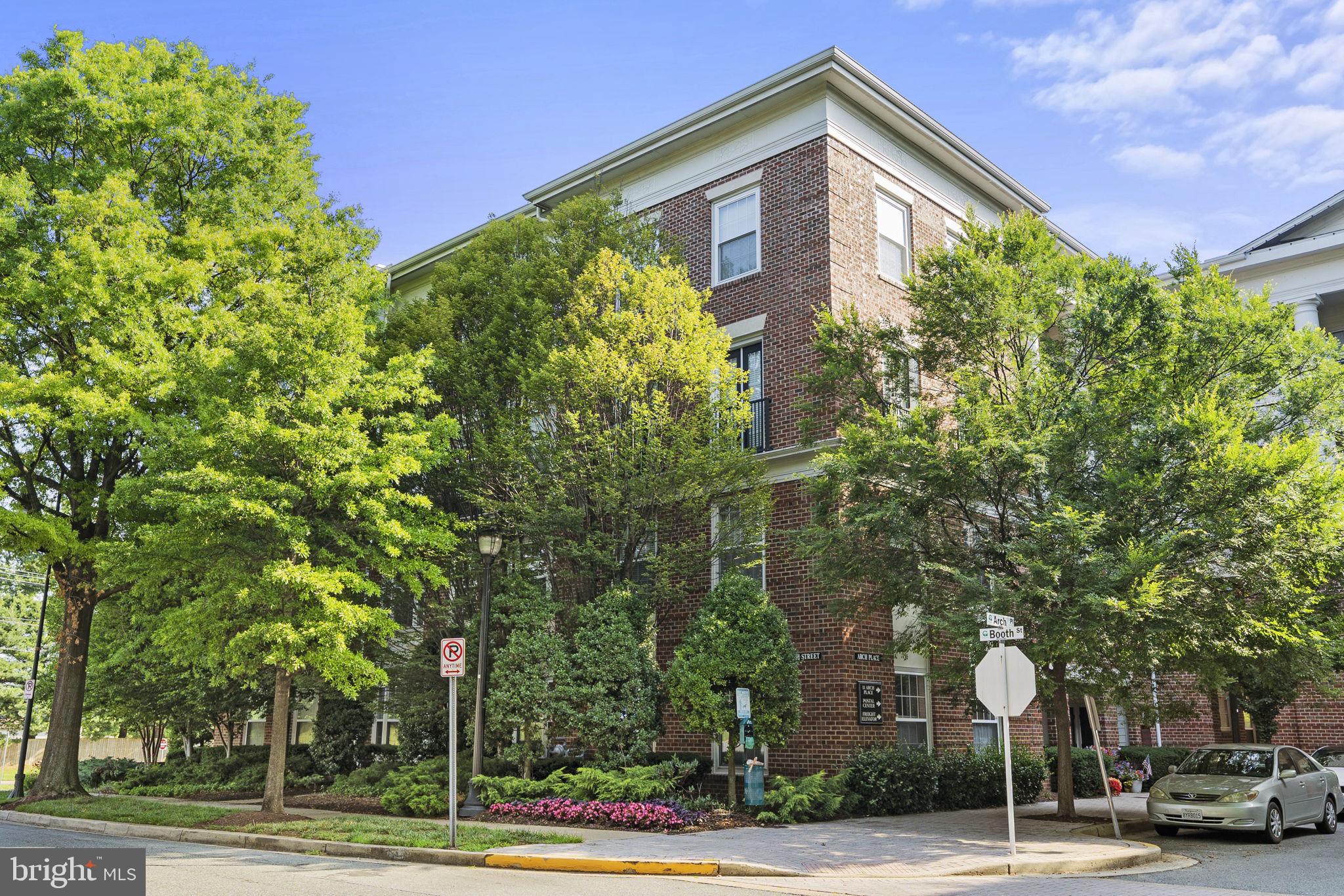 THE COLONNADE AT KENTLANDS - Residential