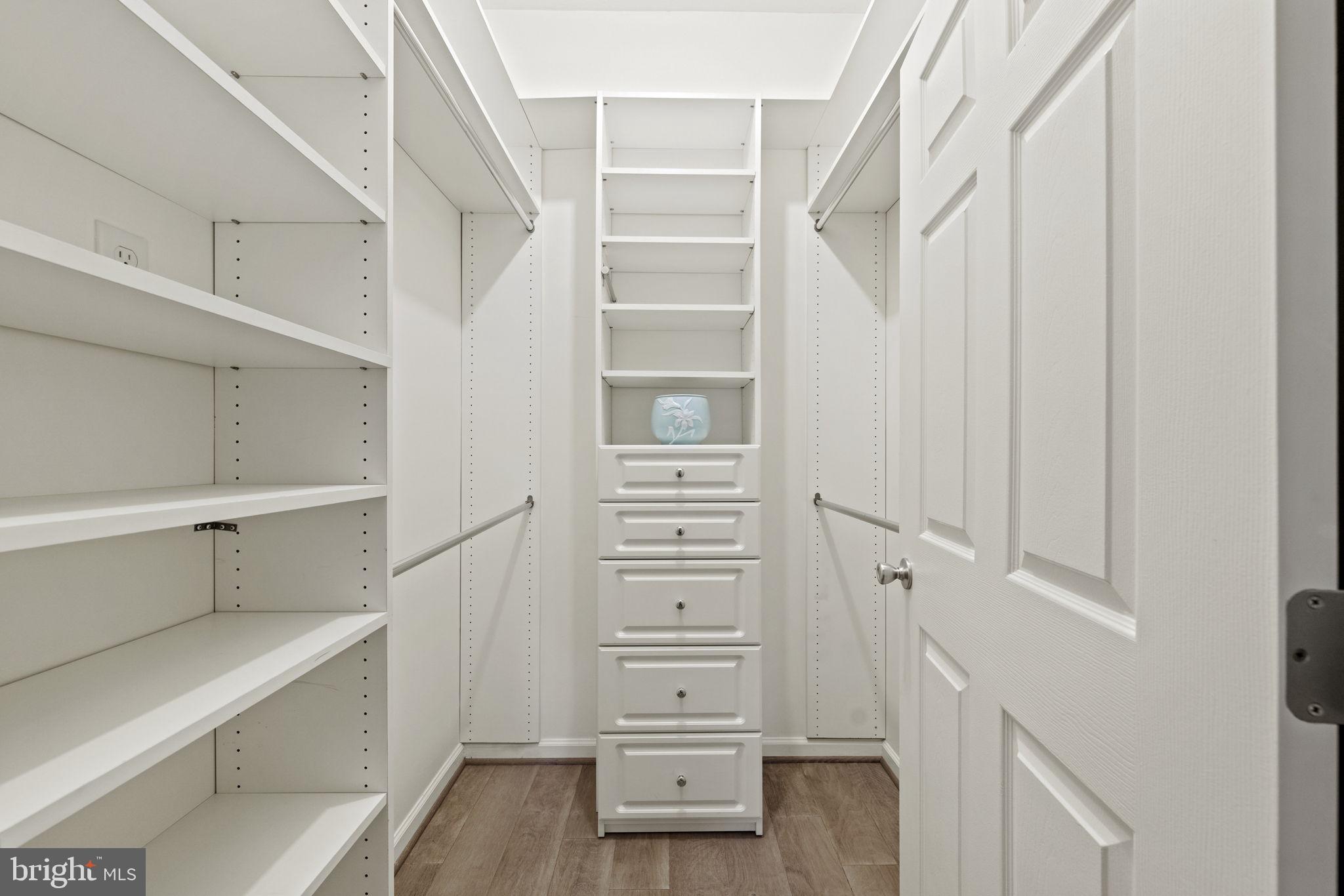 THE COLONNADE AT KENTLANDS - Residential