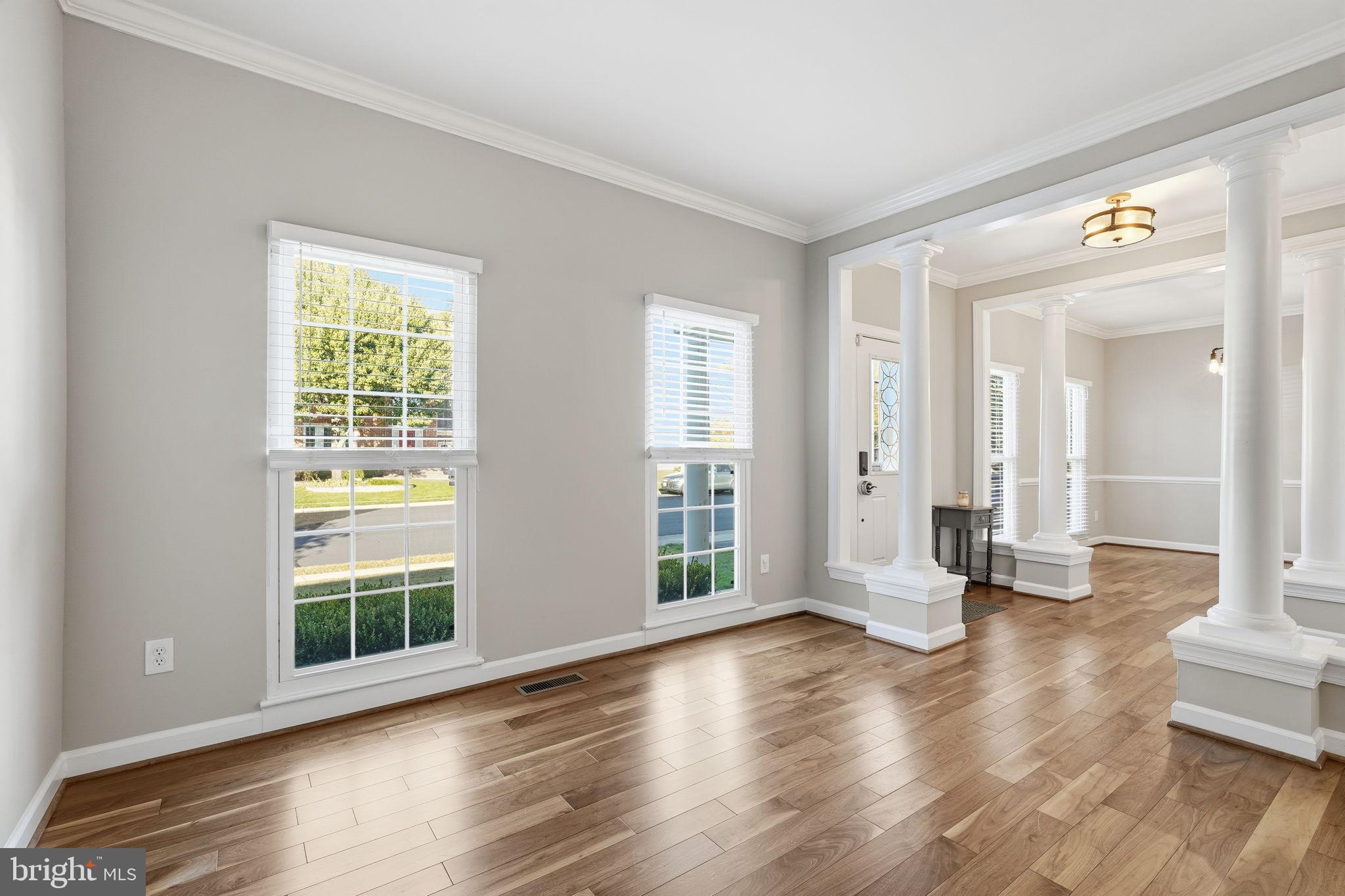 ASHBURN VILLAGE - Residential