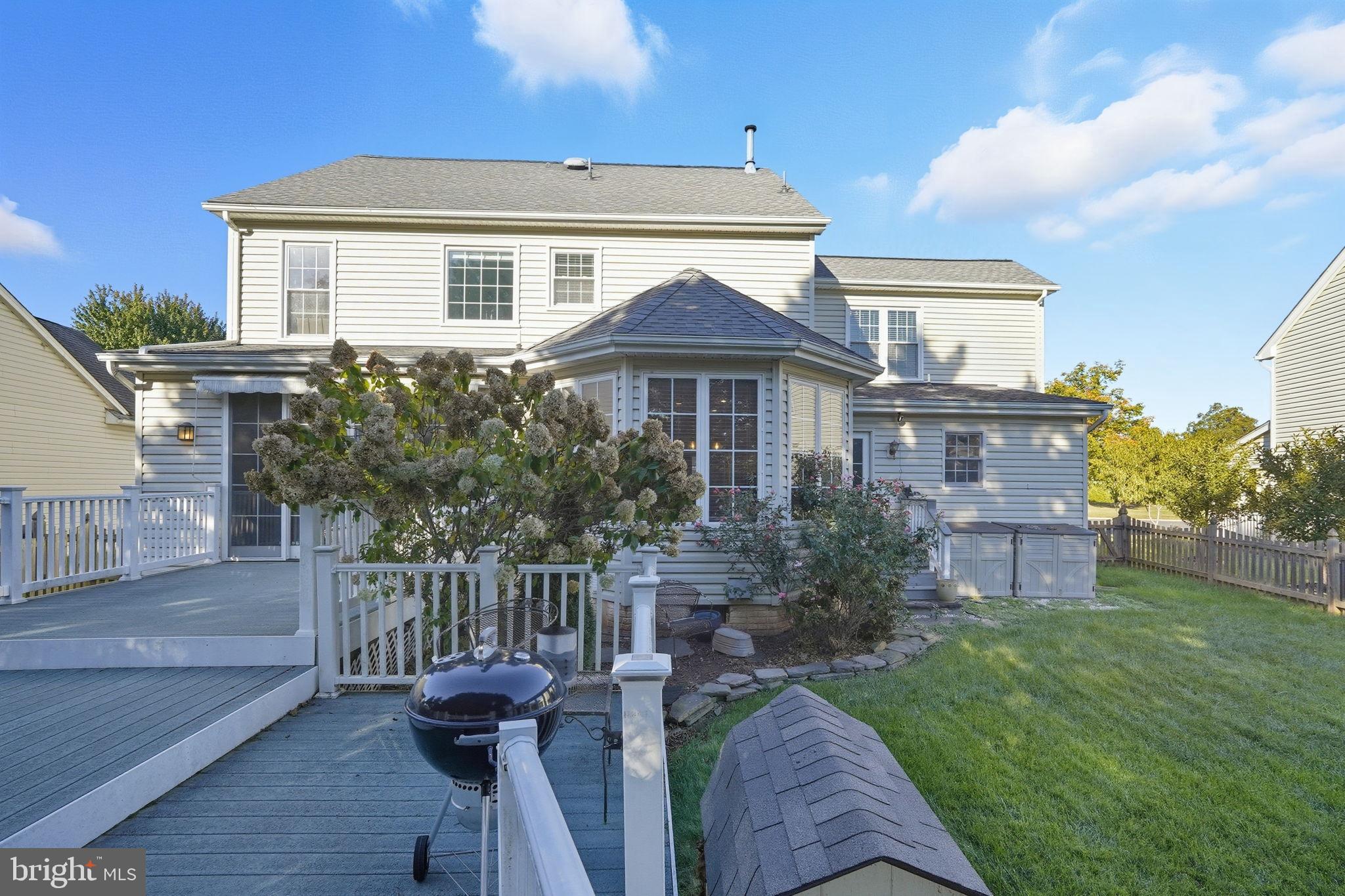 ASHBURN VILLAGE - Residential