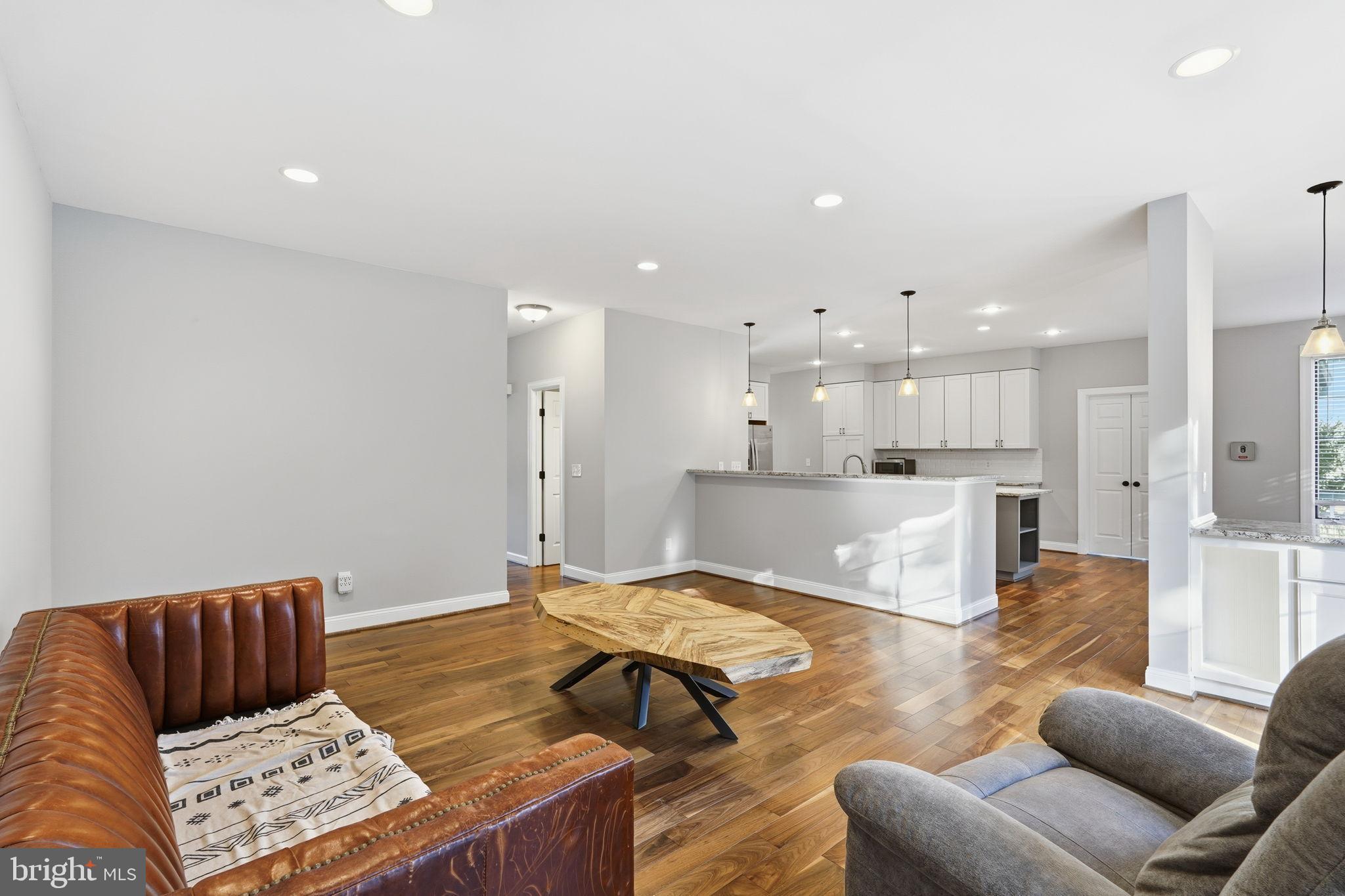 ASHBURN VILLAGE - Residential