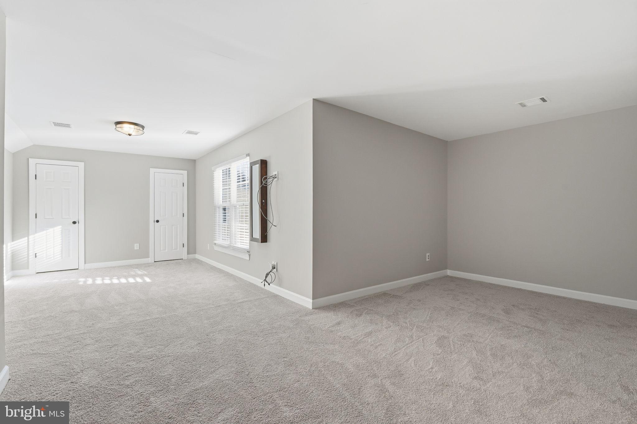 ASHBURN VILLAGE - Residential