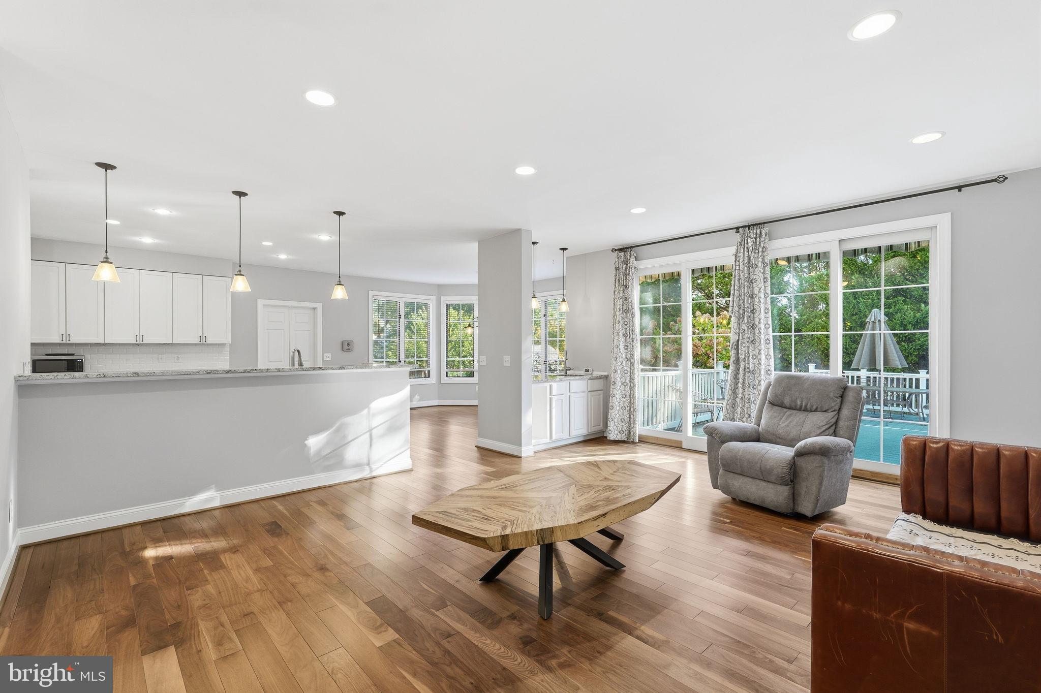 ASHBURN VILLAGE - Residential