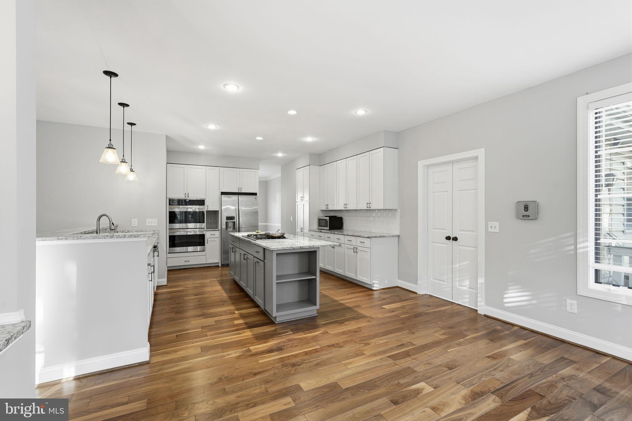 ASHBURN VILLAGE - Residential