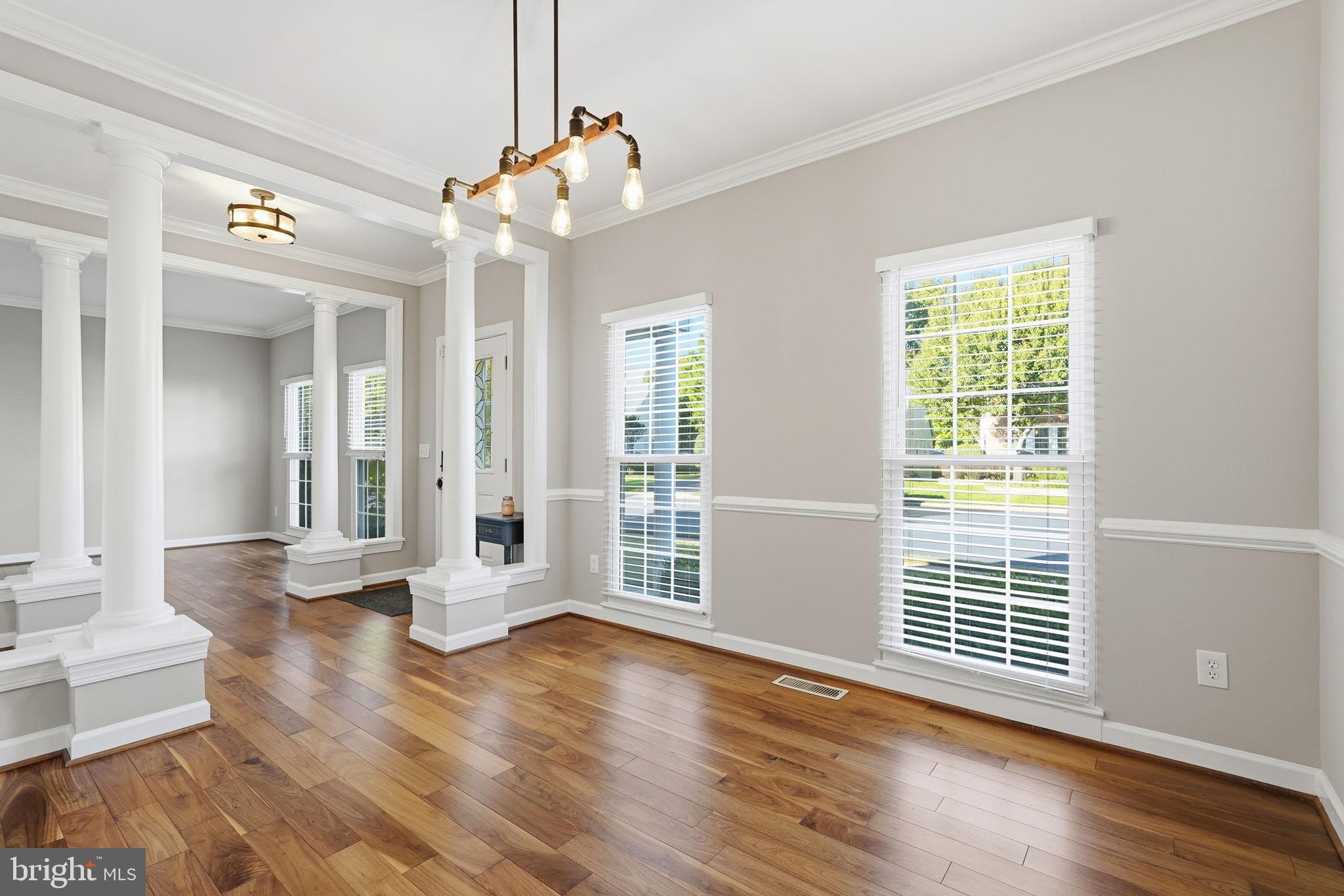 ASHBURN VILLAGE - Residential