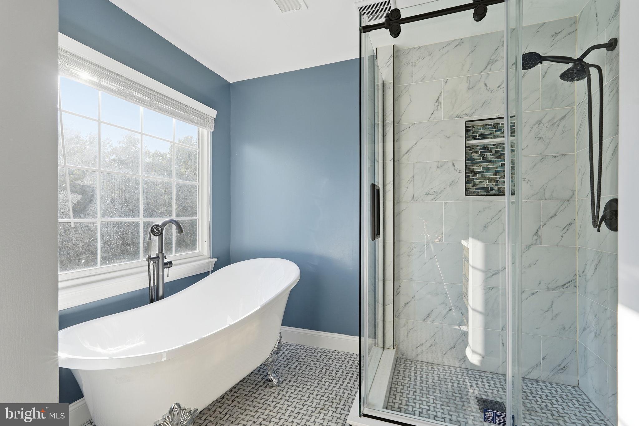 ASHBURN VILLAGE - Residential