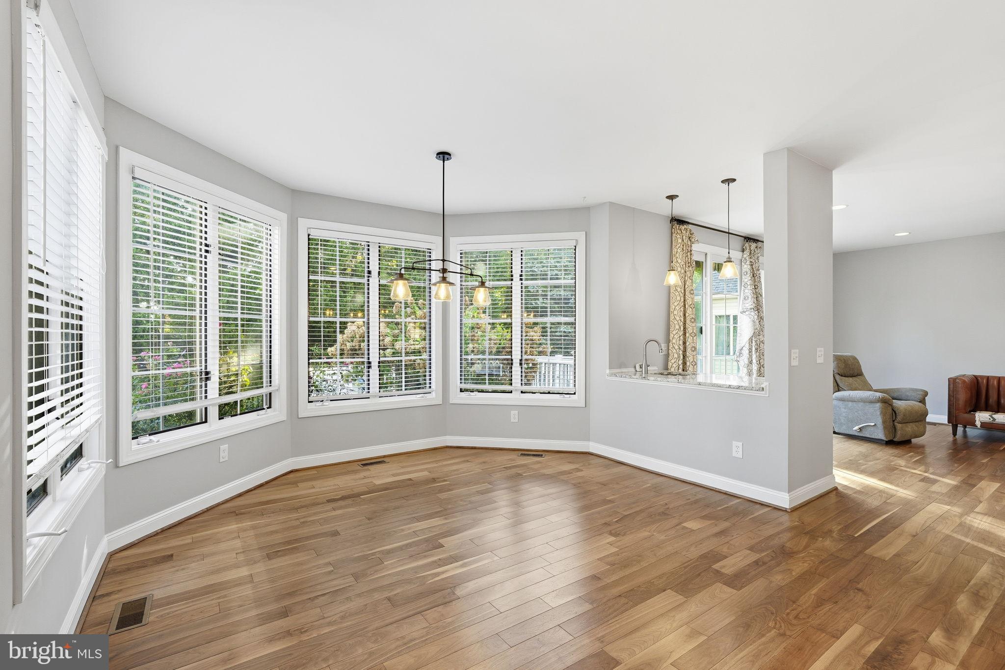 ASHBURN VILLAGE - Residential