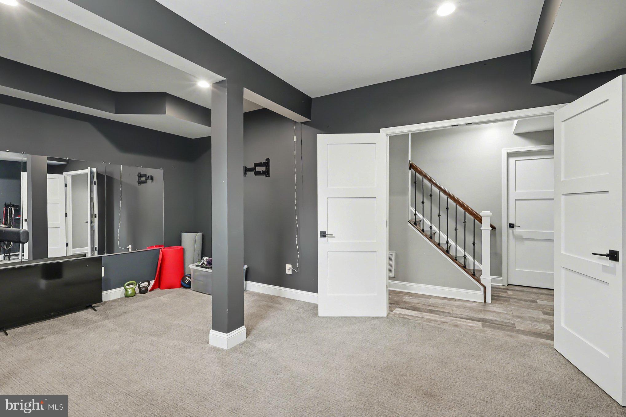 MOUNTAIN VIEW - Residential