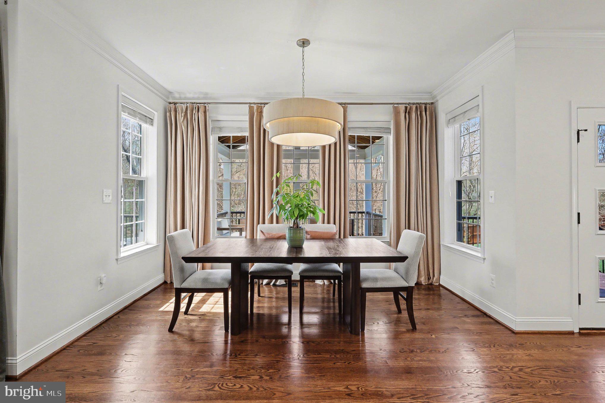 MOUNTAIN VIEW - Residential