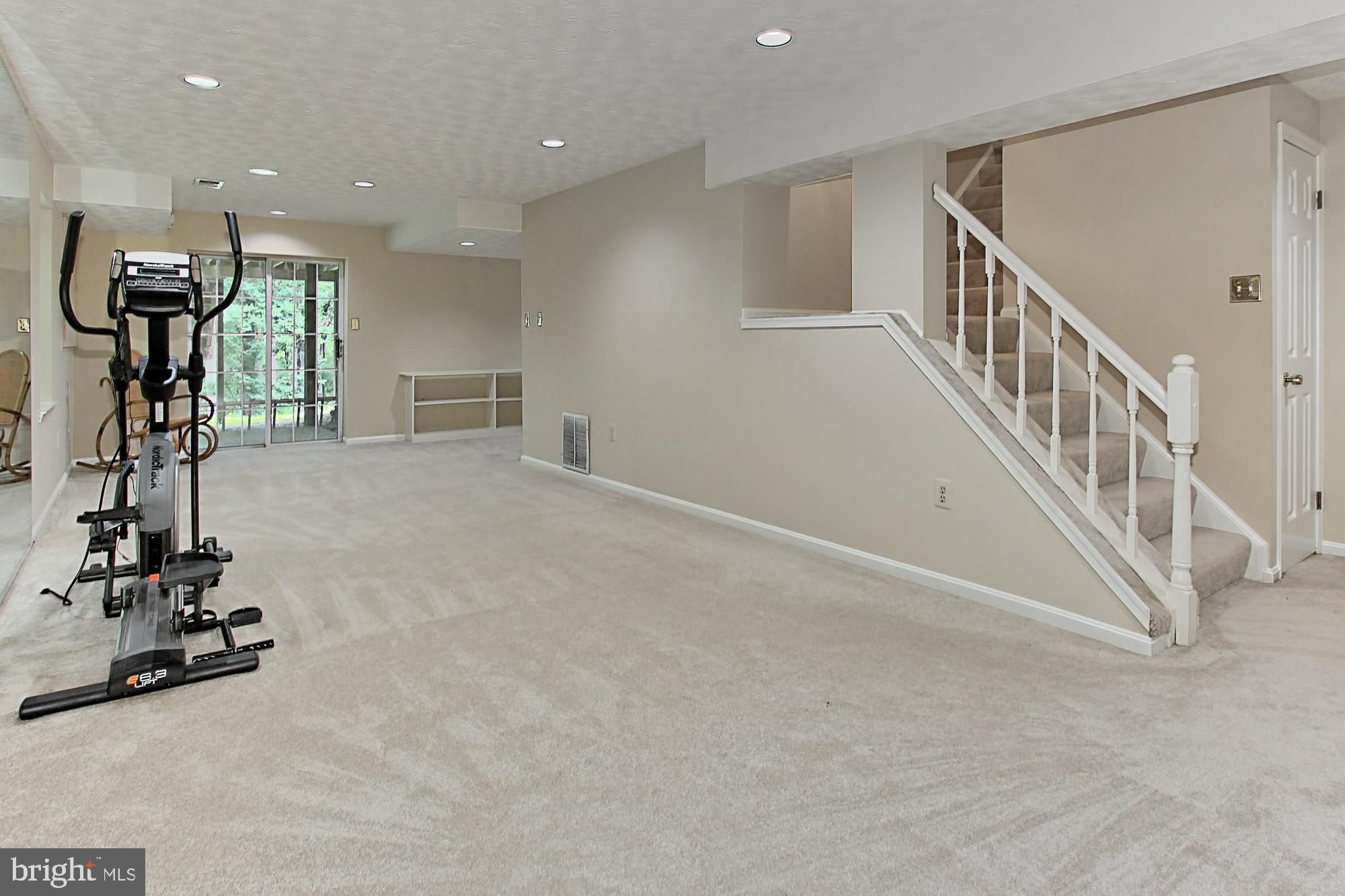 ASHTON - Residential