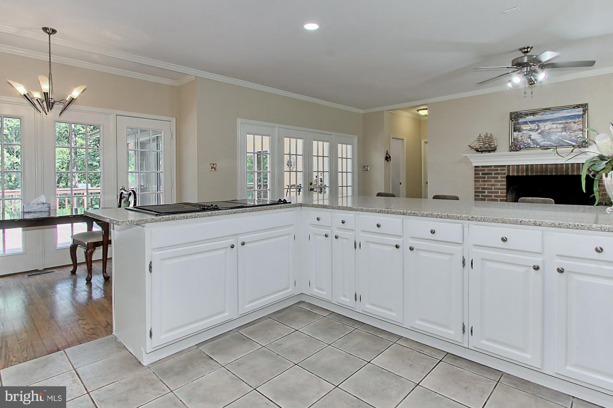 ASHTON - Residential