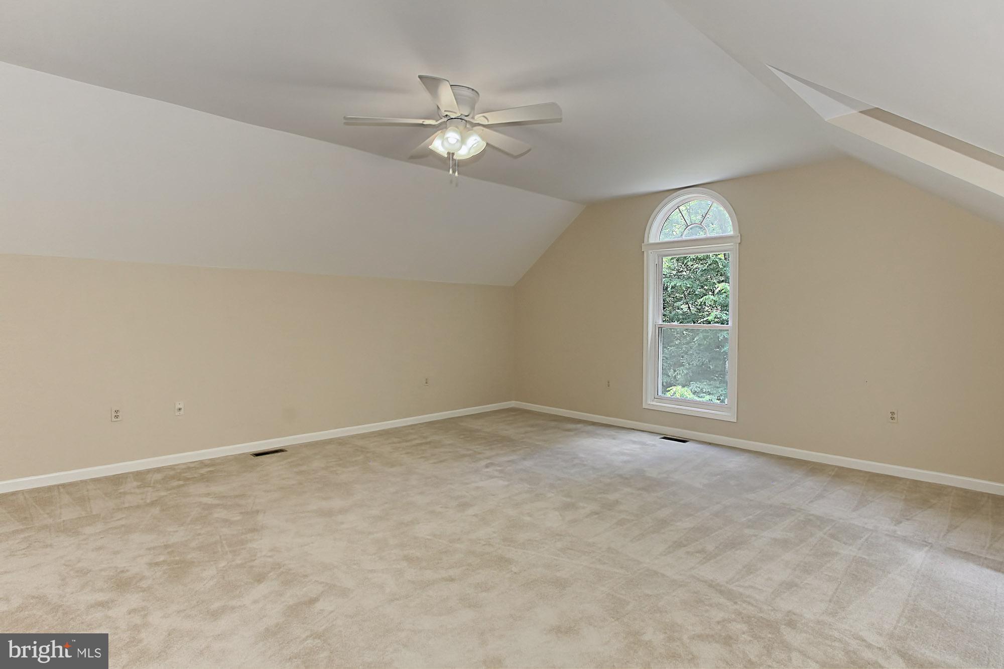 ASHTON - Residential