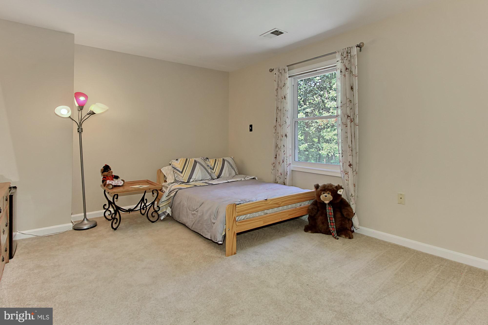 ASHTON - Residential